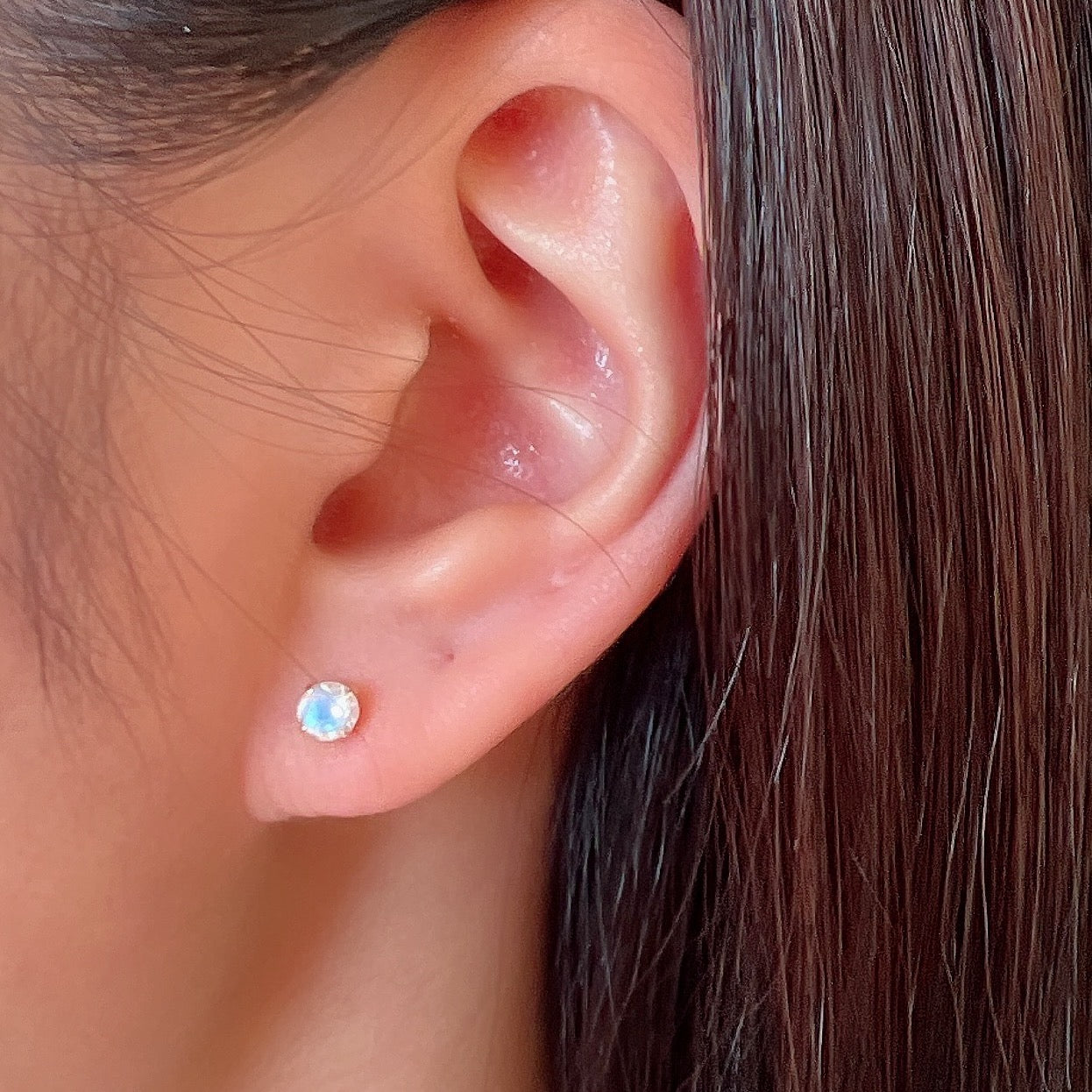 K18ロイヤルブルームーンストーンピアス