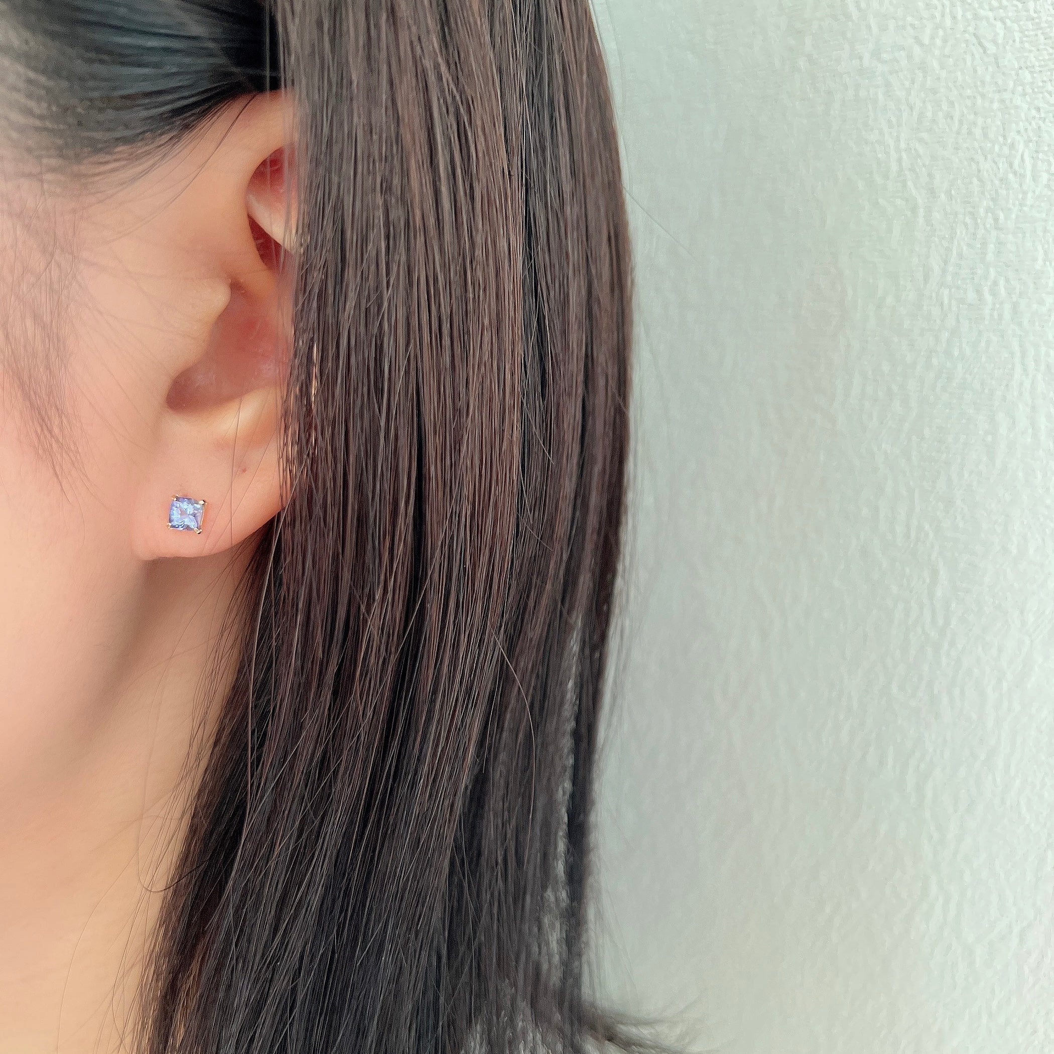 K18タンザナイトクッションピアス