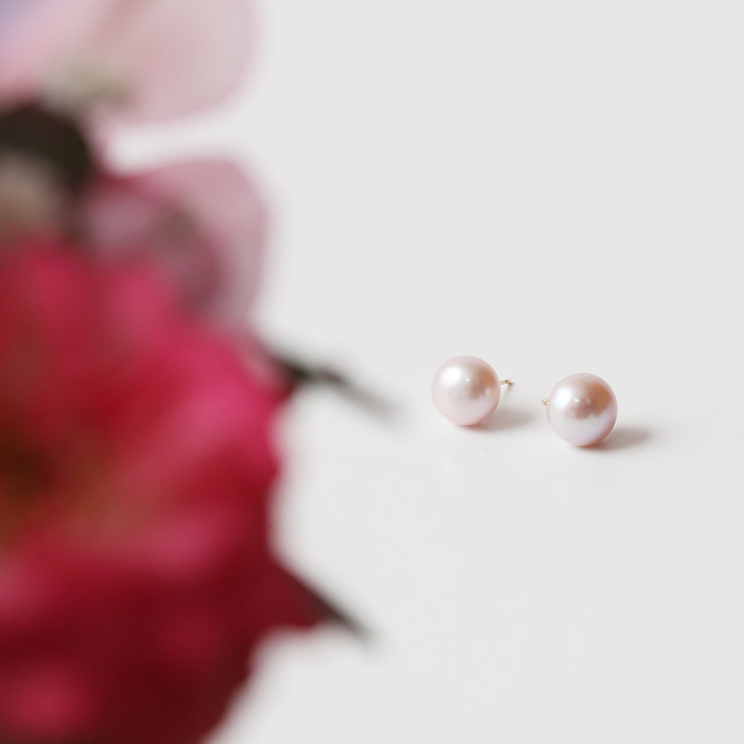 K18淡水ボタンパールピアス薄ピンク