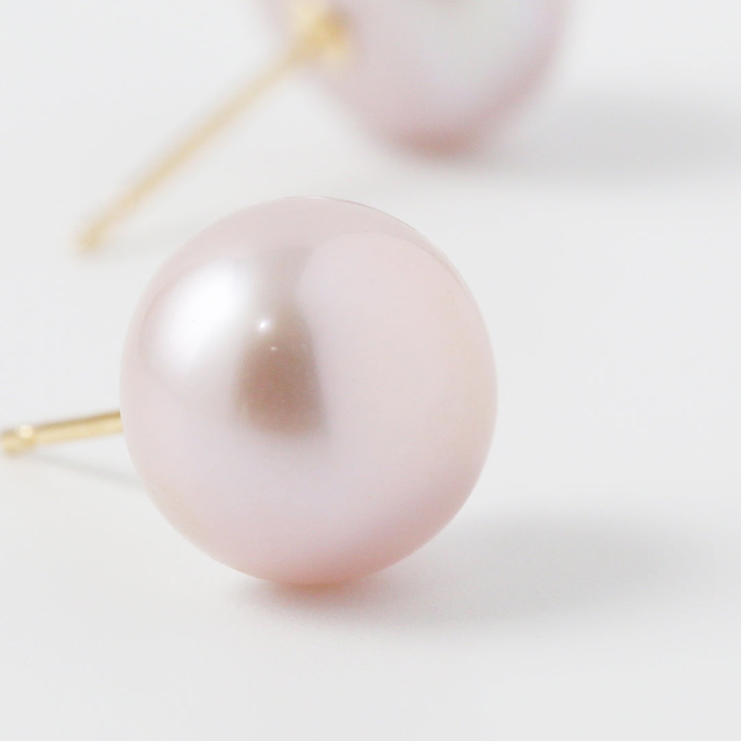 K18淡水ボタンパールピアス薄ピンク