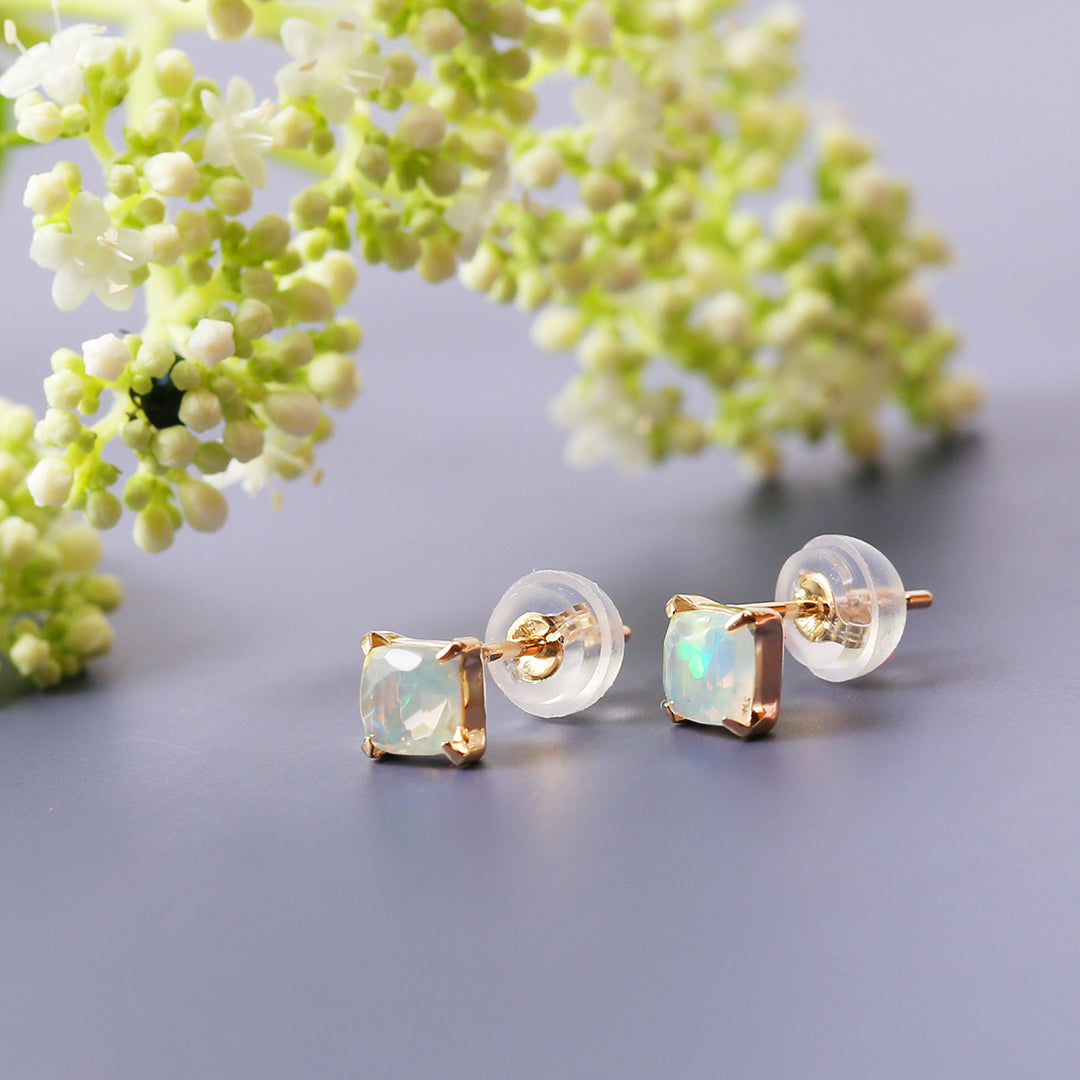 K18オパールクッションピアス