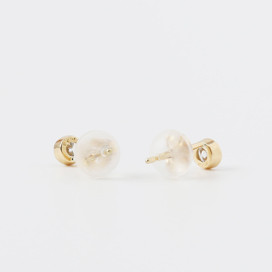 K18伏せ込みダイヤモンドピアス