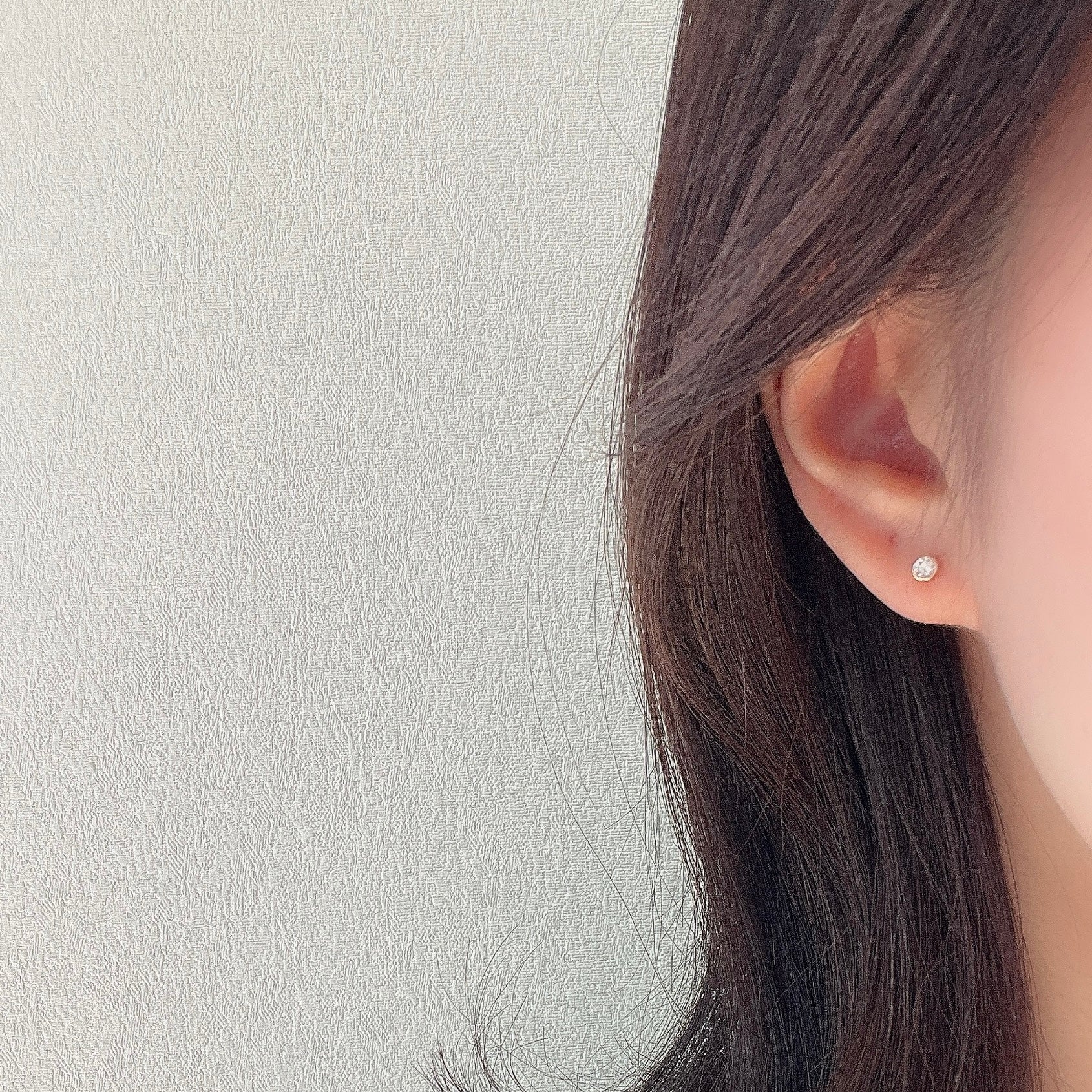 K18伏せ込みダイヤモンドピアス