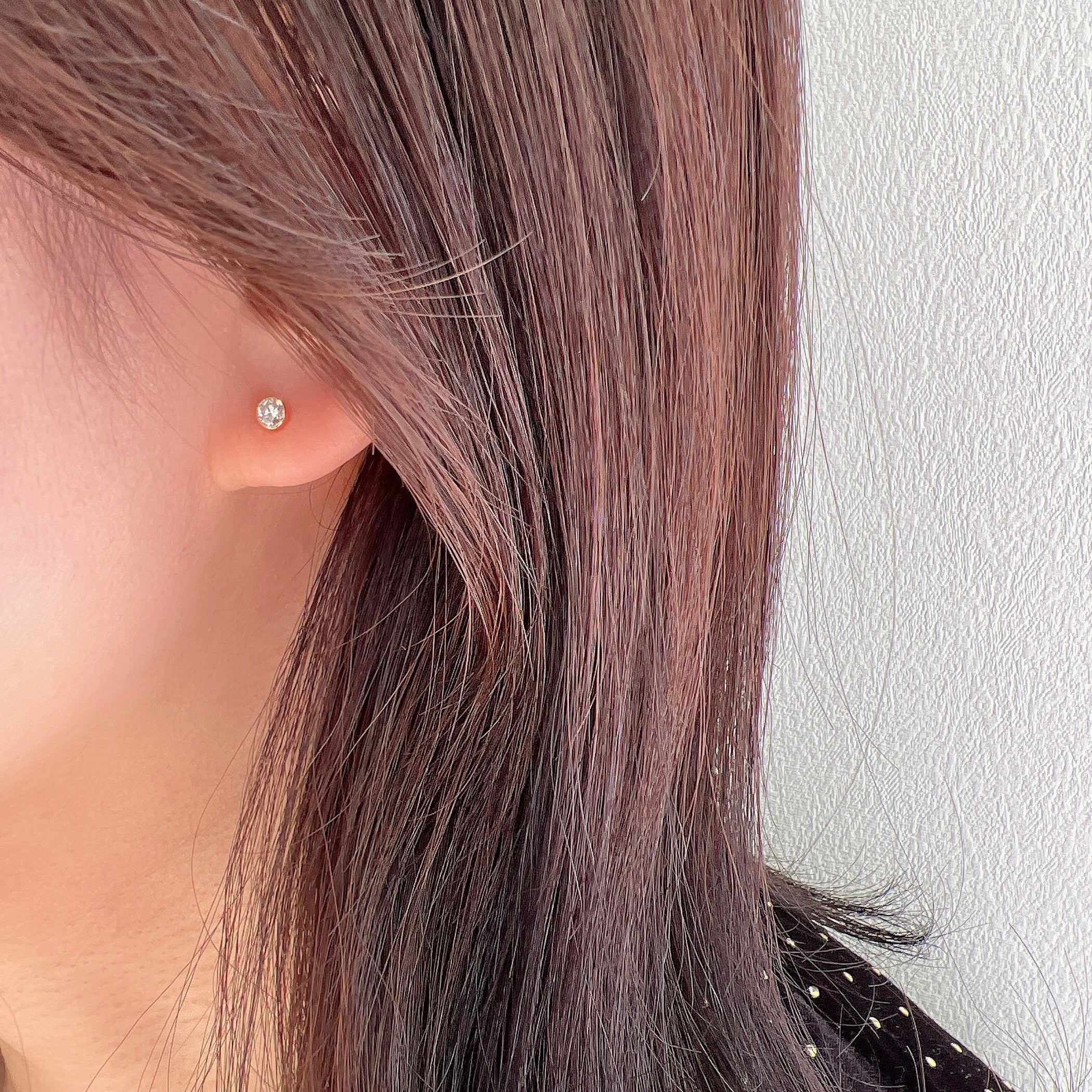 K18伏せ込みダイヤモンドピアス