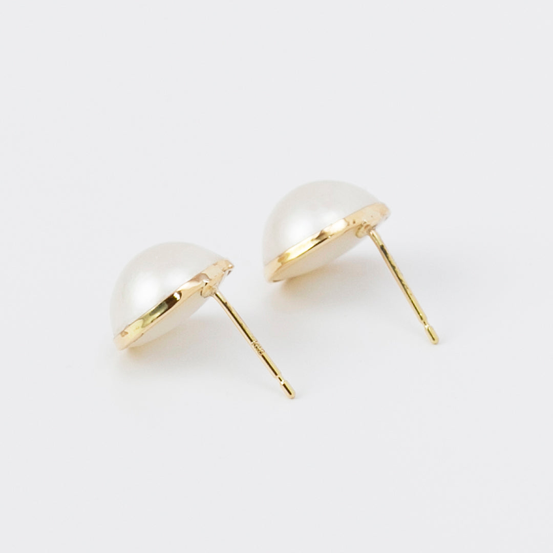K18手巻きマベパールピアス