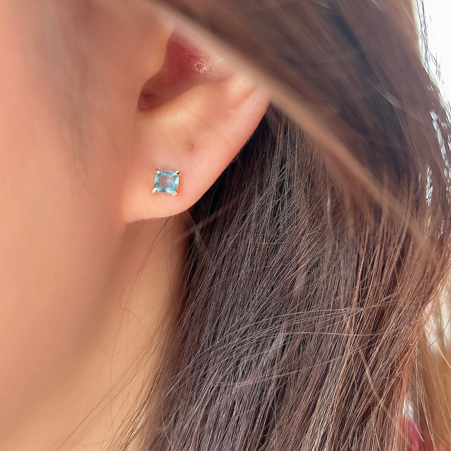 K18アパタイトクッションピアス