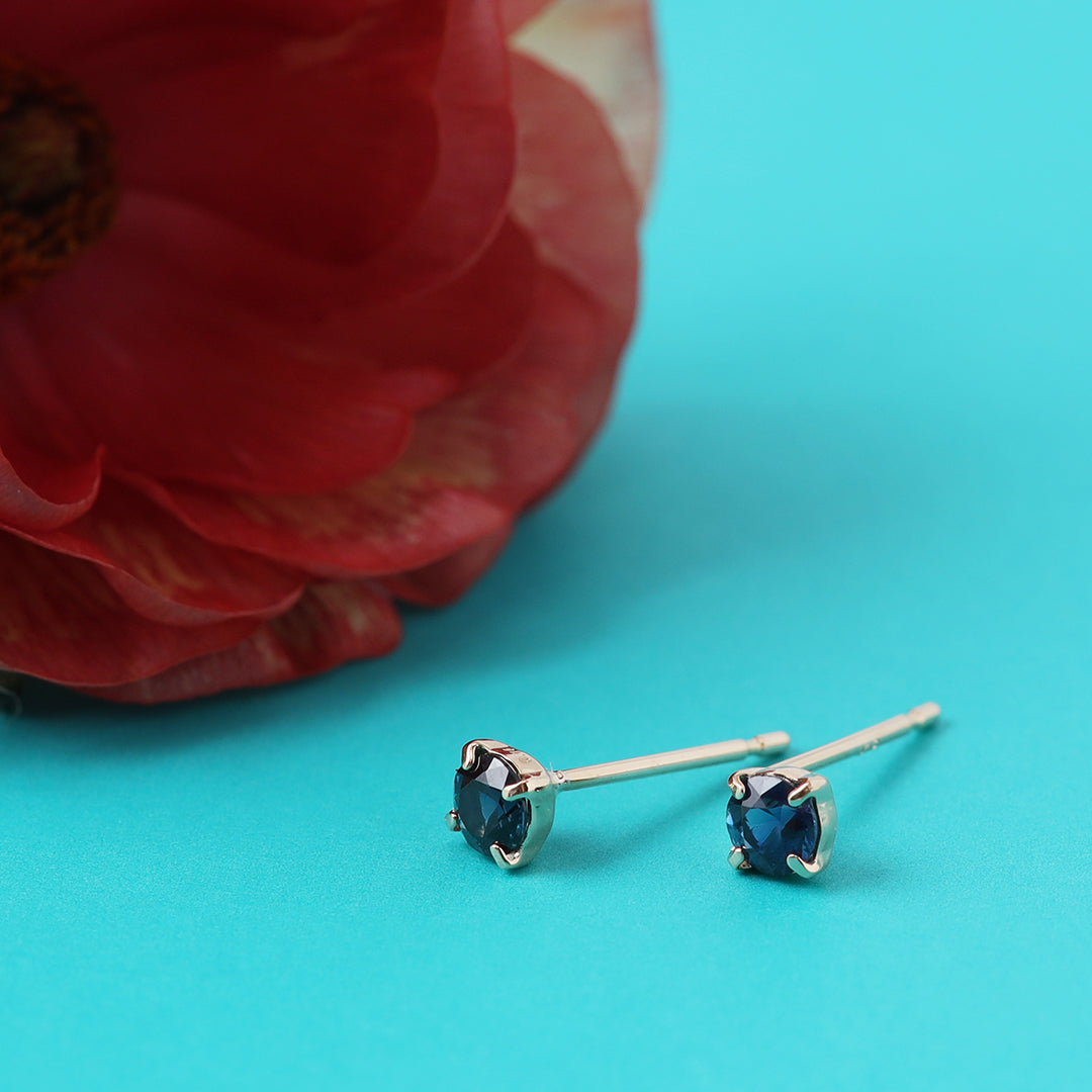 K18ブルーサファイアピアス