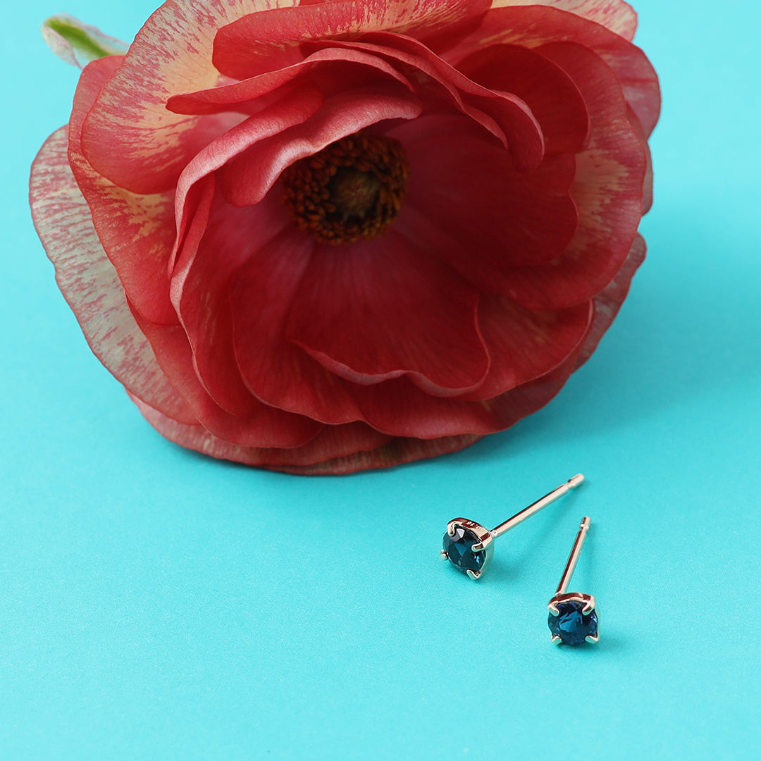 K18ブルーサファイアピアス