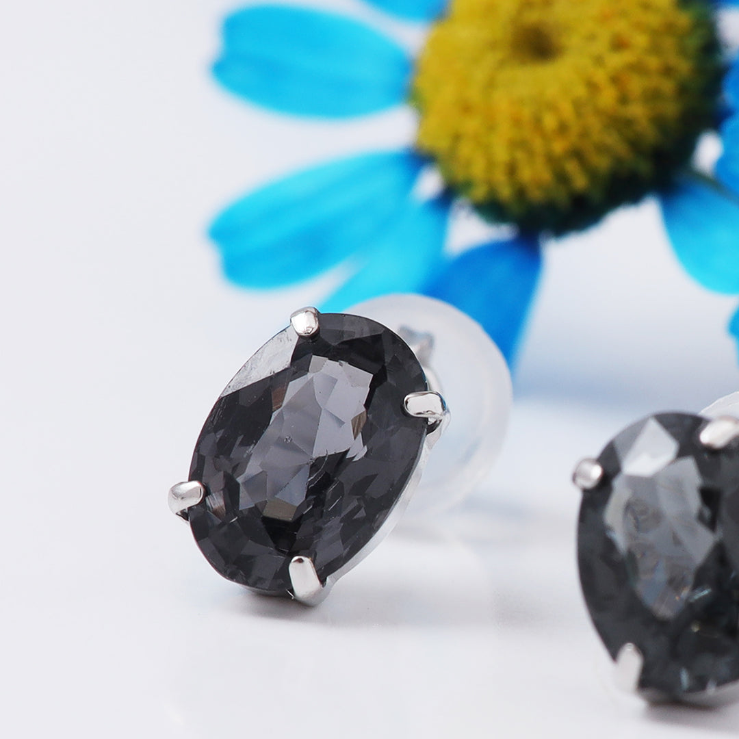 Pt900メタルグレースピネルピアス(濃)