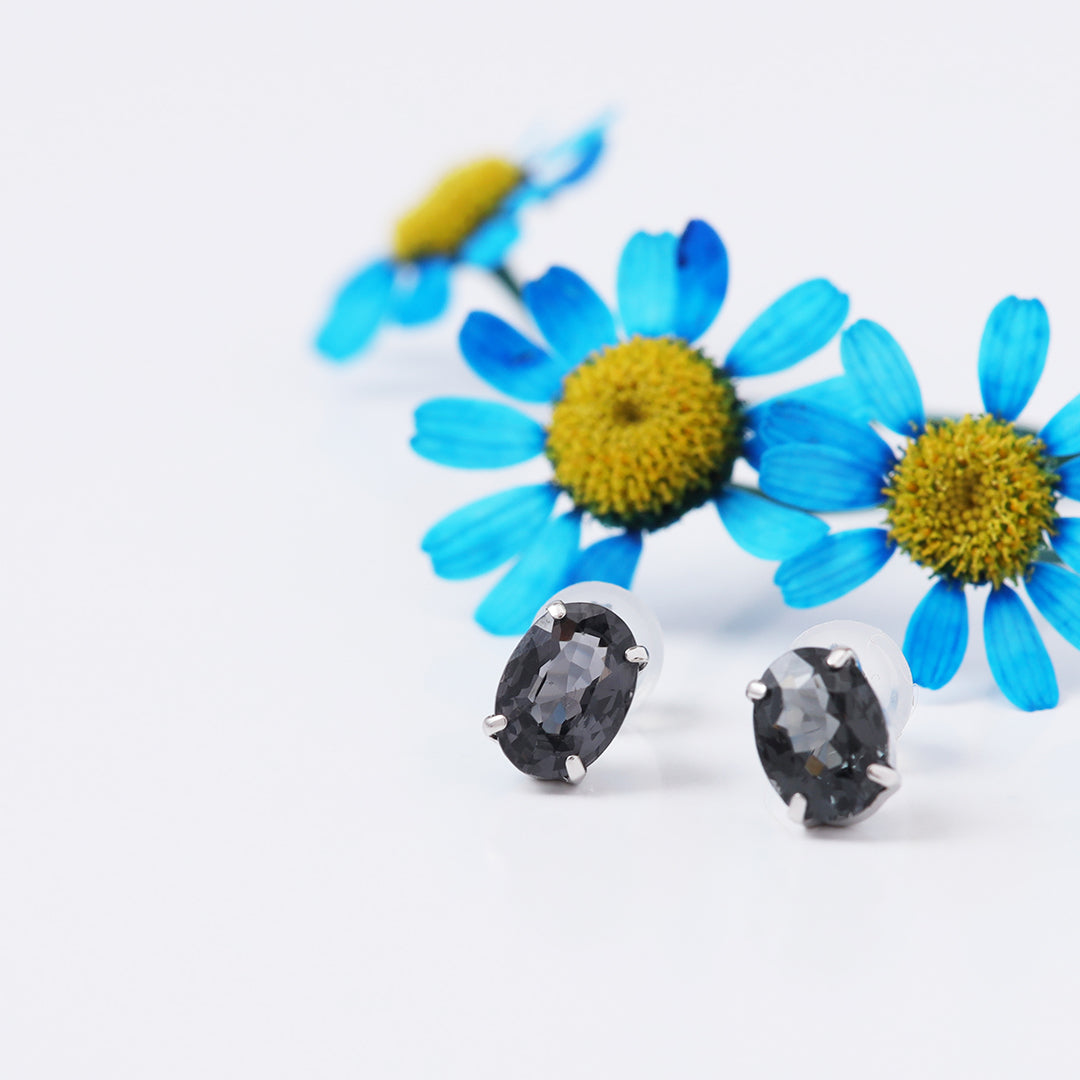 Pt900メタルグレースピネルピアス(濃)