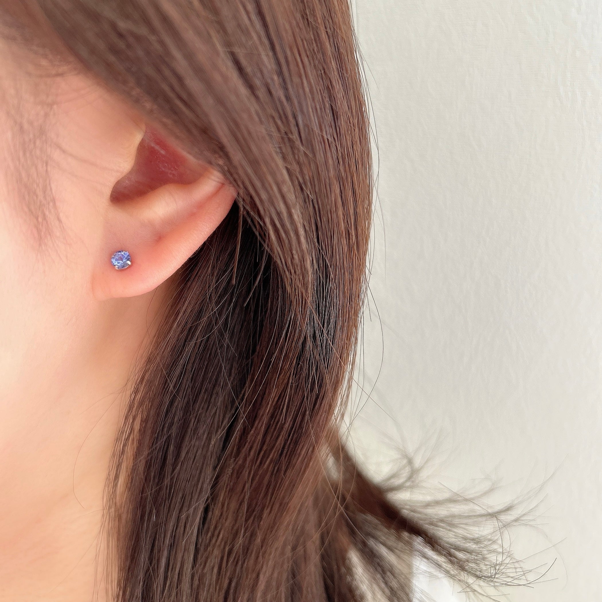 Pt900タンザナイトピアス4㎜
