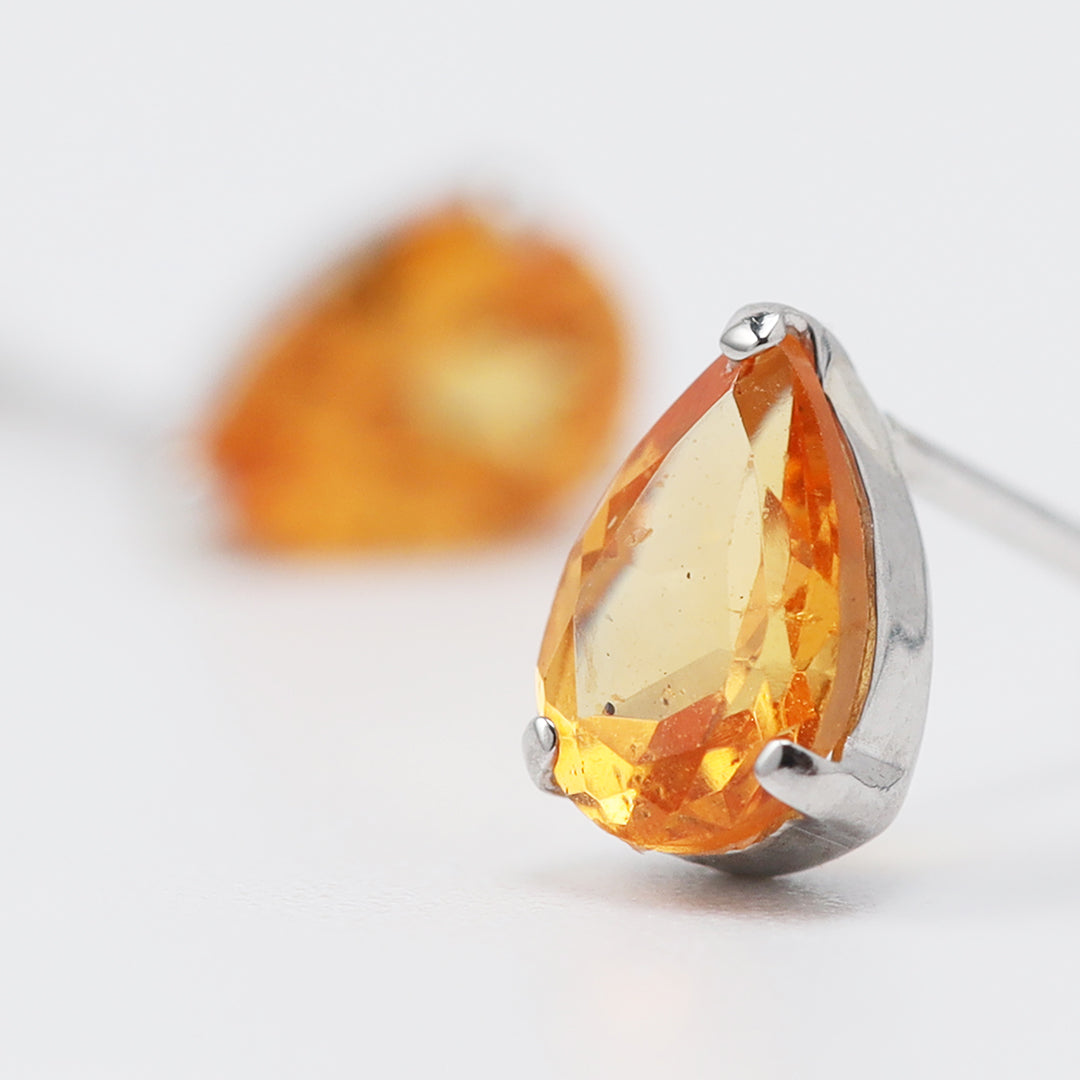 Pt900マンダリンガーネットピアス