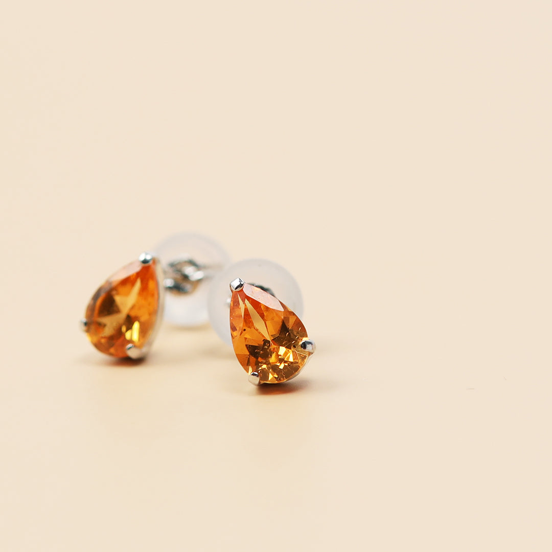 Pt900マンダリンガーネットピアス