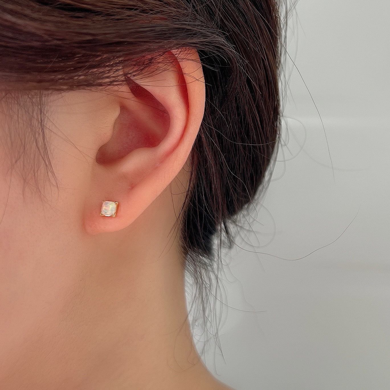 K18オパールクッションピアス