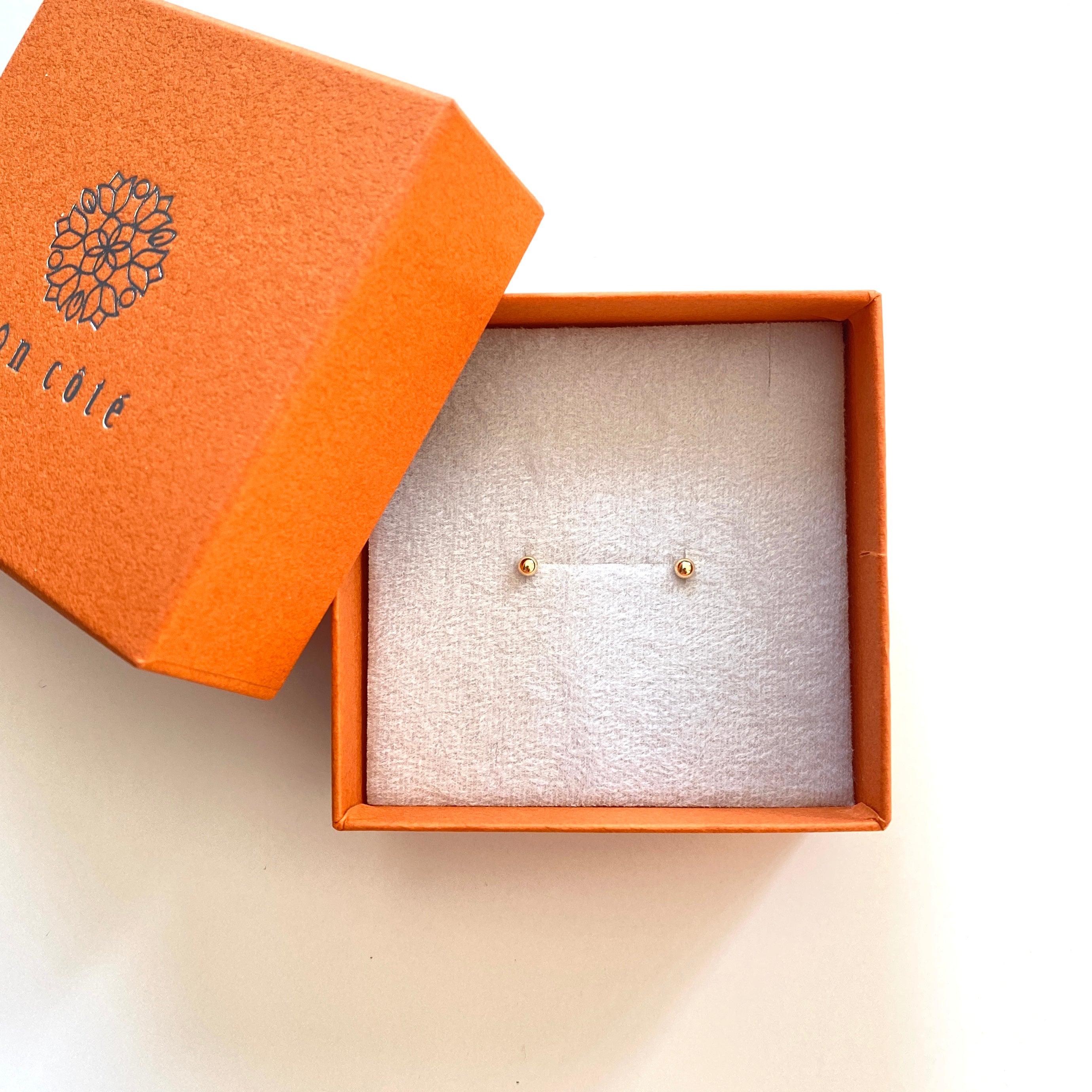 K18 3㎜丸玉ピアス