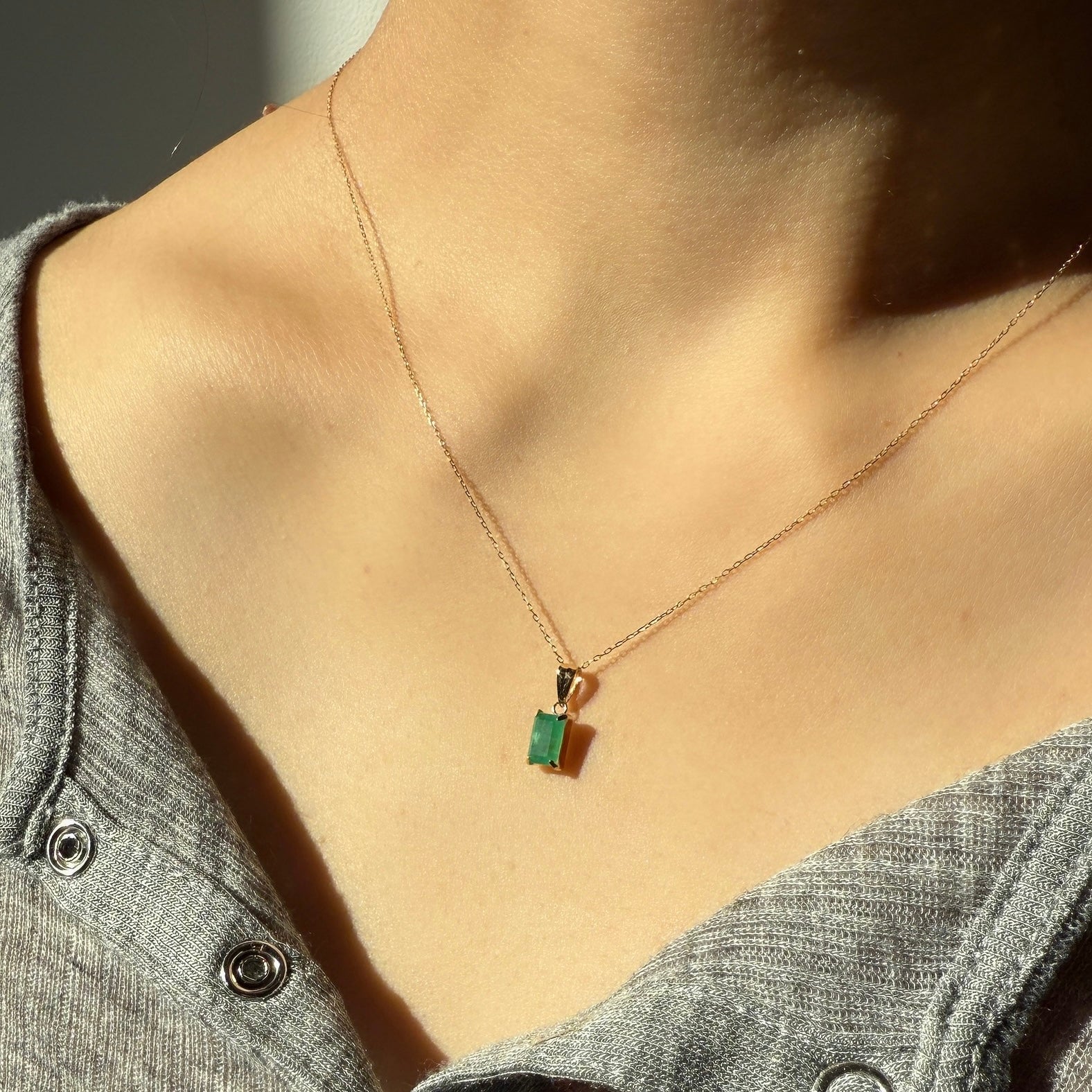 <NEW>K18スクエアエメラルドペンダントトップ