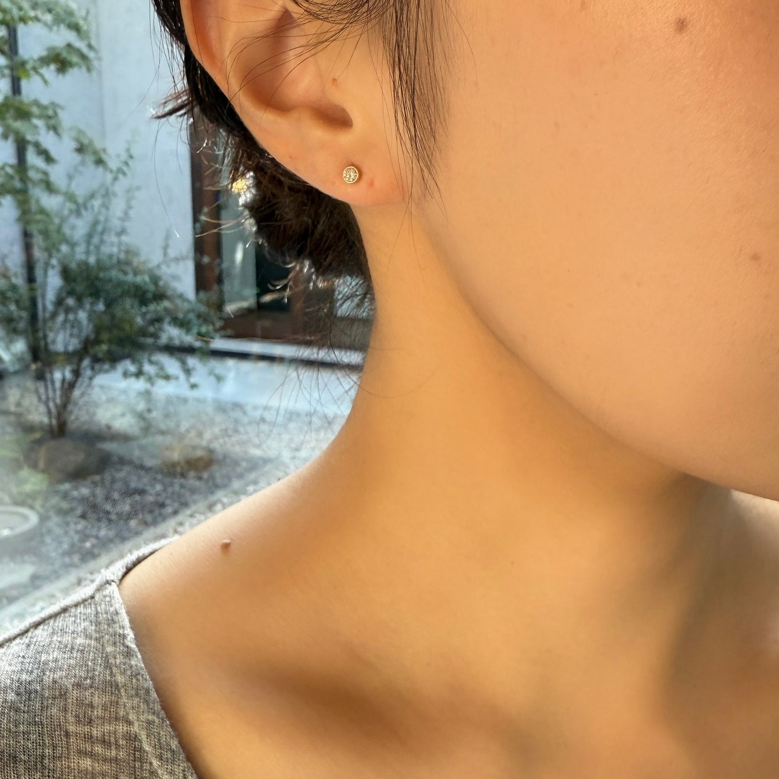 <NEW>K18ソルト&ペッパーダイヤモンドつや消しピアス