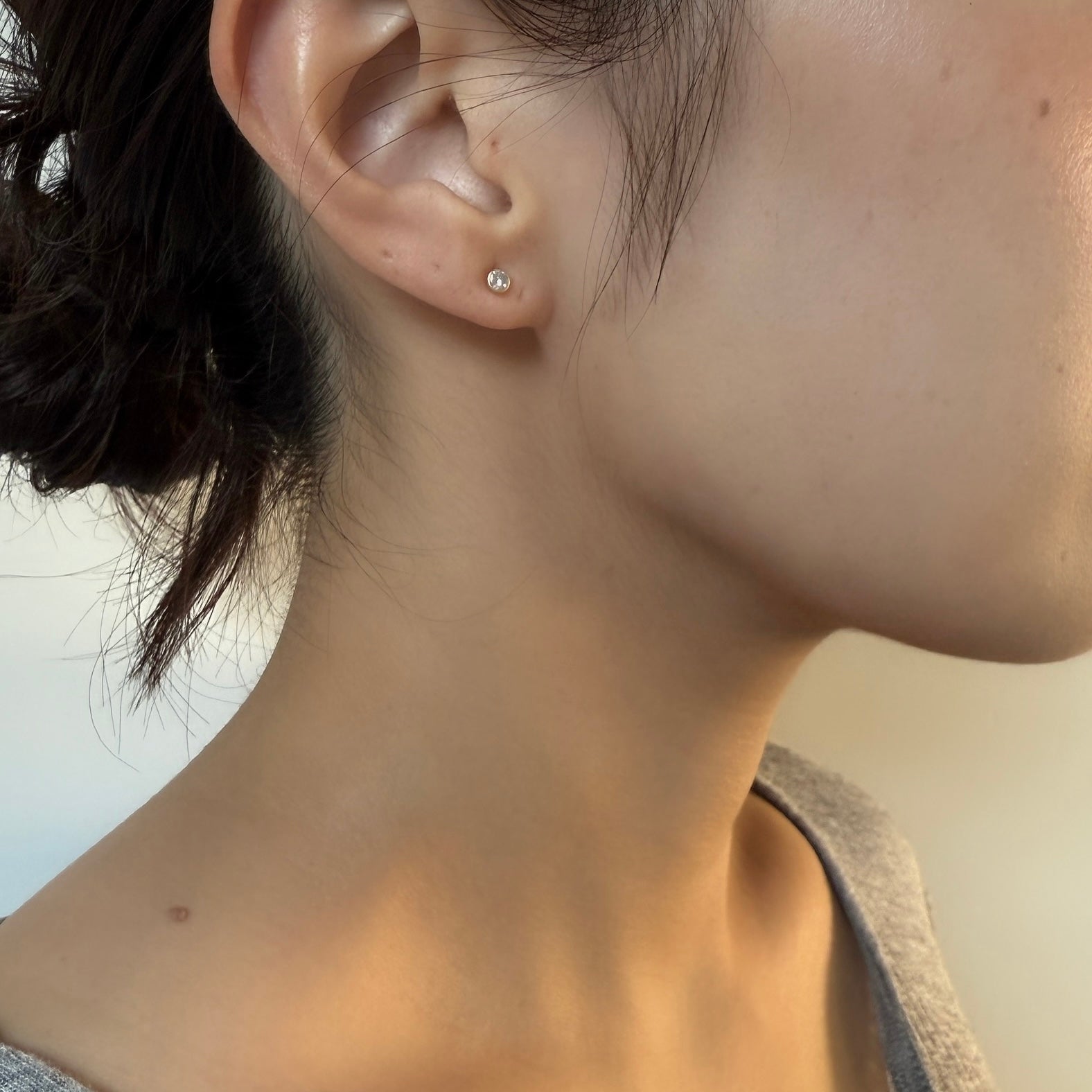 <NEW>K18ソルト&ペッパーダイヤモンドつや消しピアス