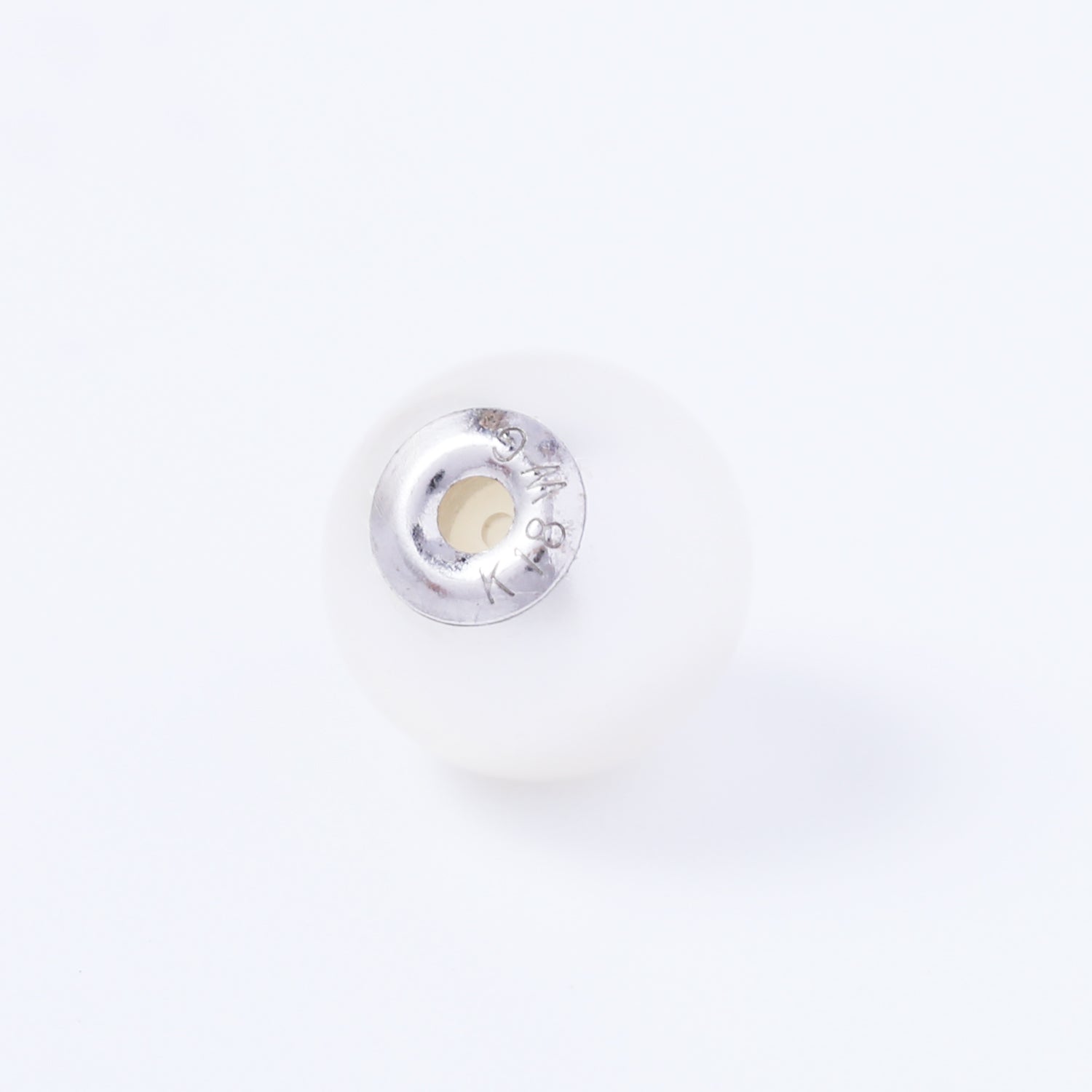 K18WG丸玉カーブピアス アコヤパールキャッチ付
