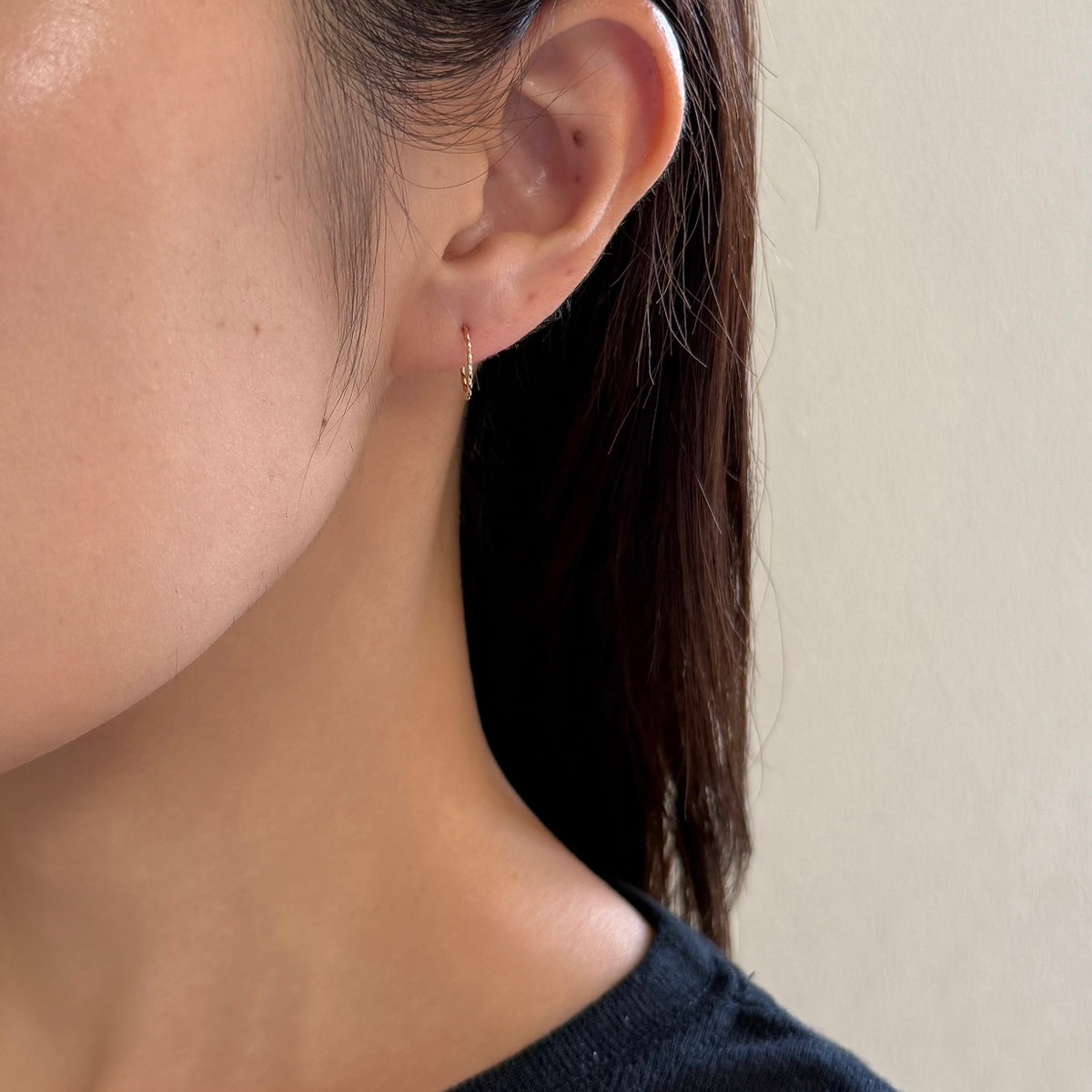 【お買い得ジュエリー】K18ツイストフープピアス