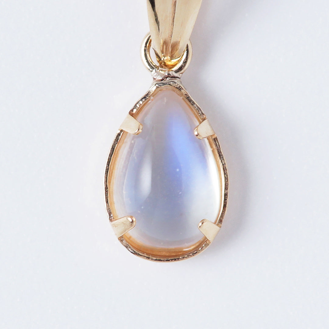K18ロイヤルブルームーンストーンツユペンダントトップ