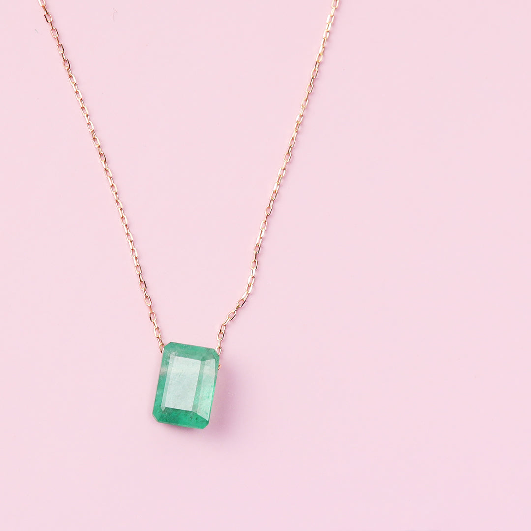 K18エメラルドネックレス