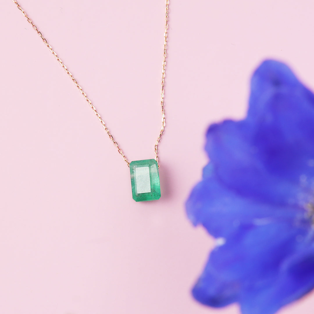 K18エメラルドネックレス