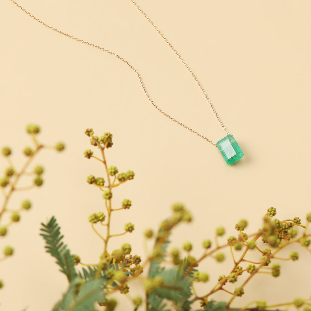 K18エメラルドネックレス