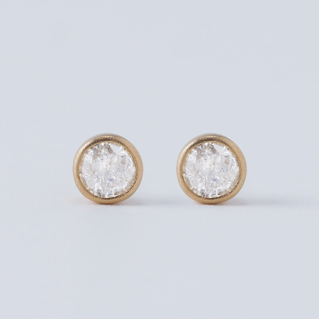 <NEW>K18ソルト&ペッパーダイヤモンドつや消しピアス