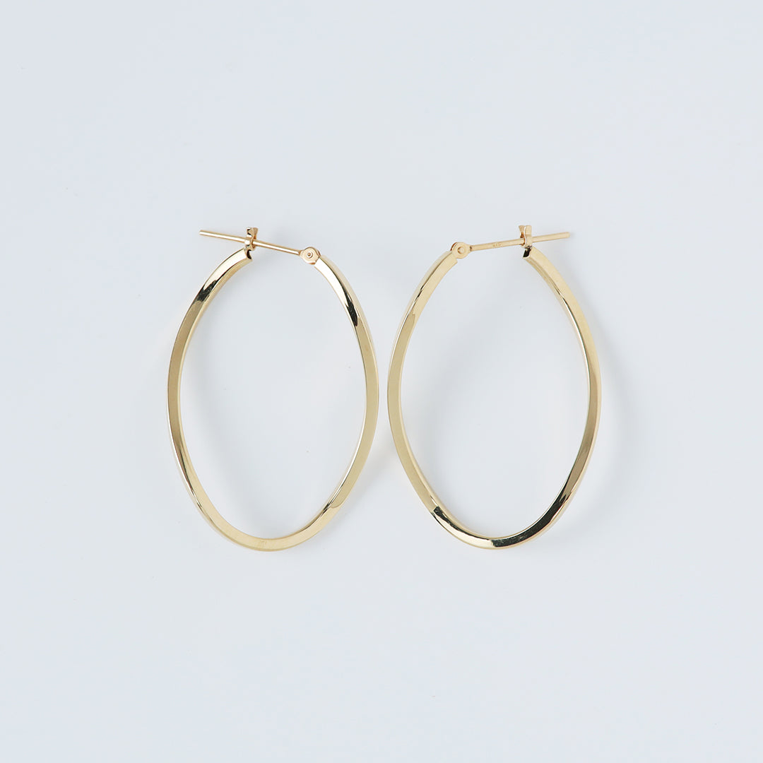 <NEW>K18オーバルツイストフープピアス