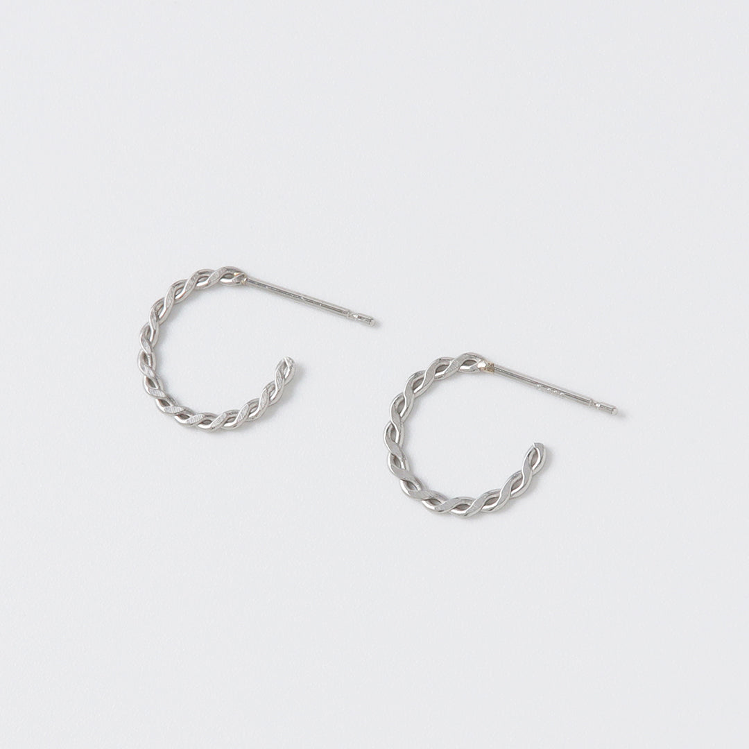 【お買い得ジュエリー】Pt900ツイストフープピアス