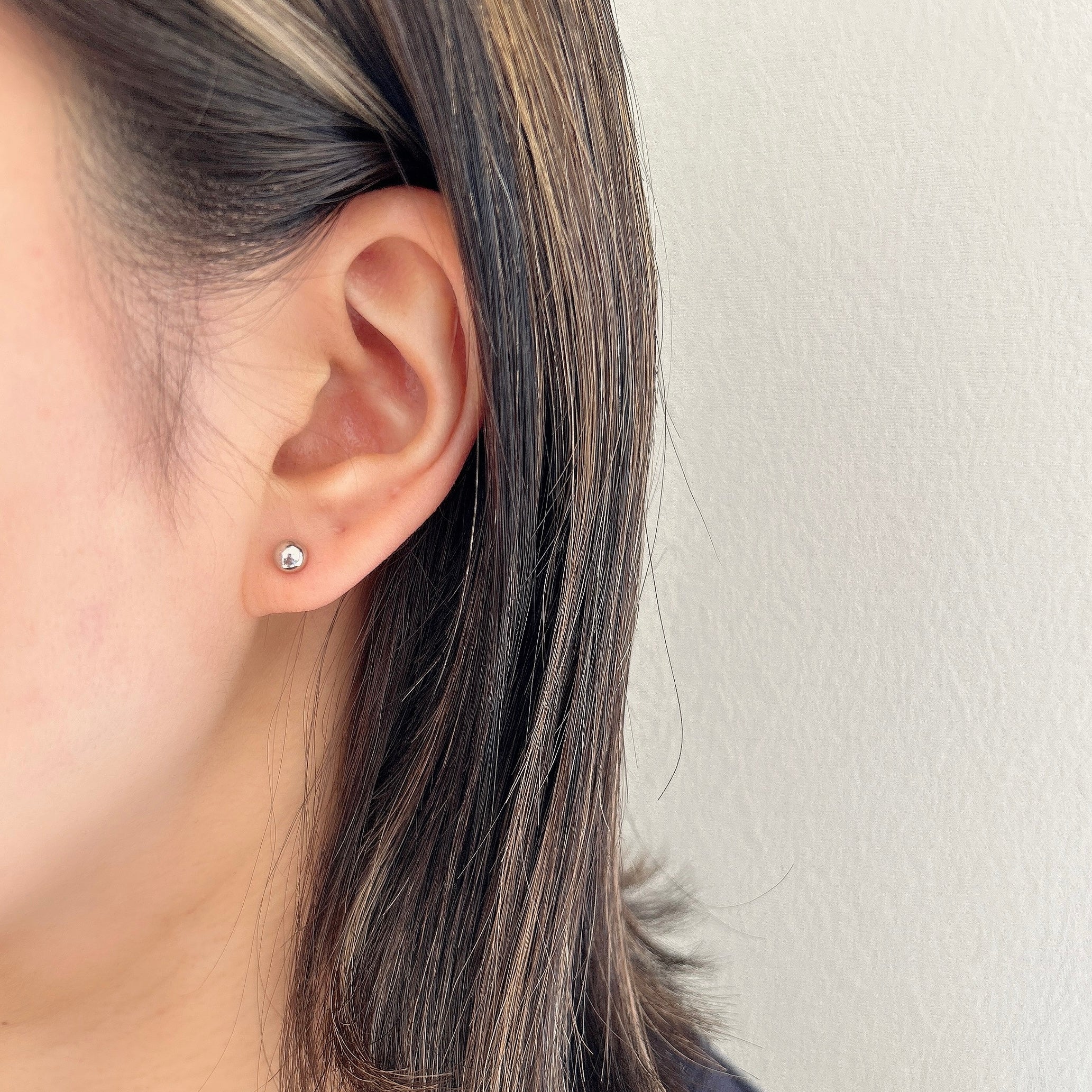 Pt900 5㎜丸玉ピアス