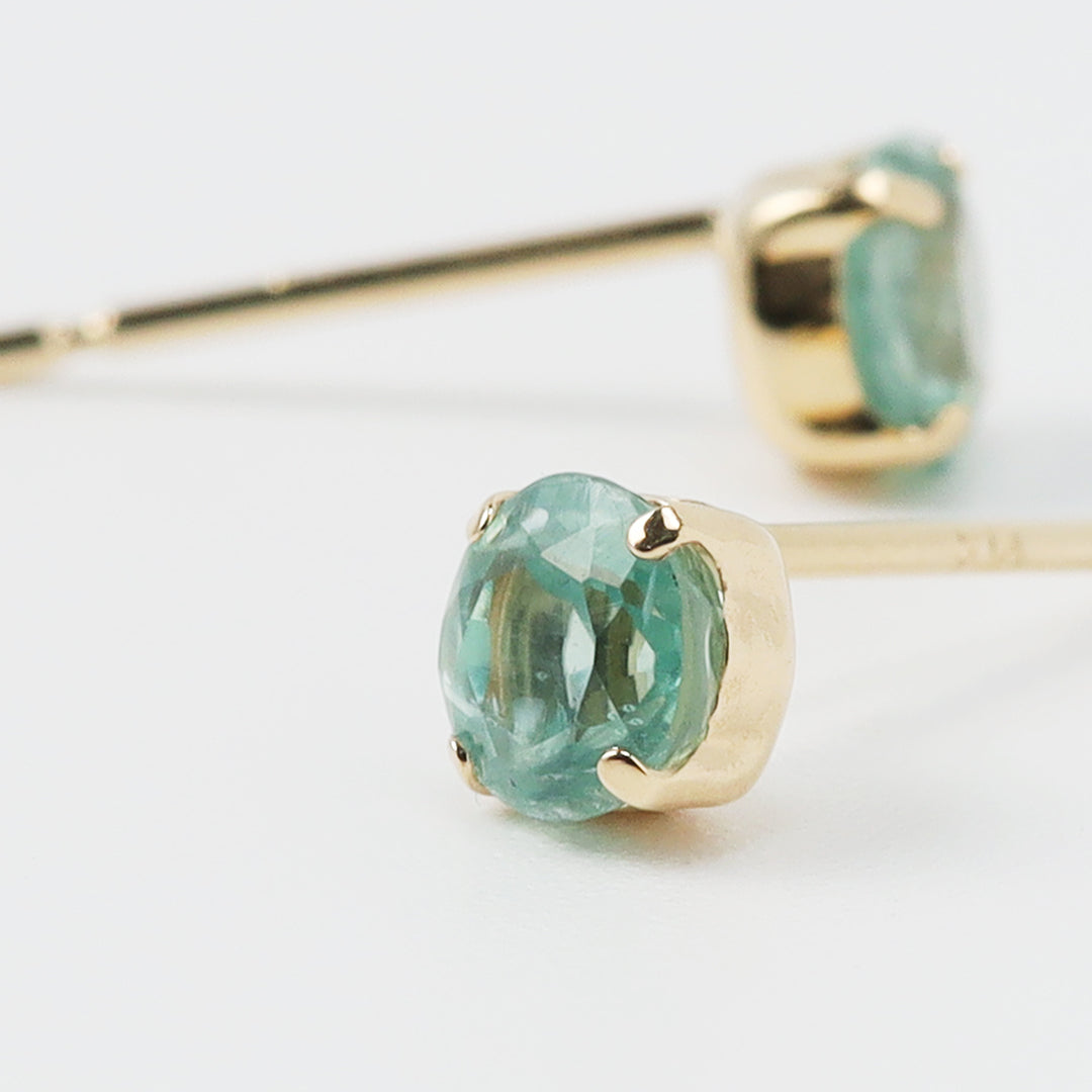 K18ミントカヤナイトピアス