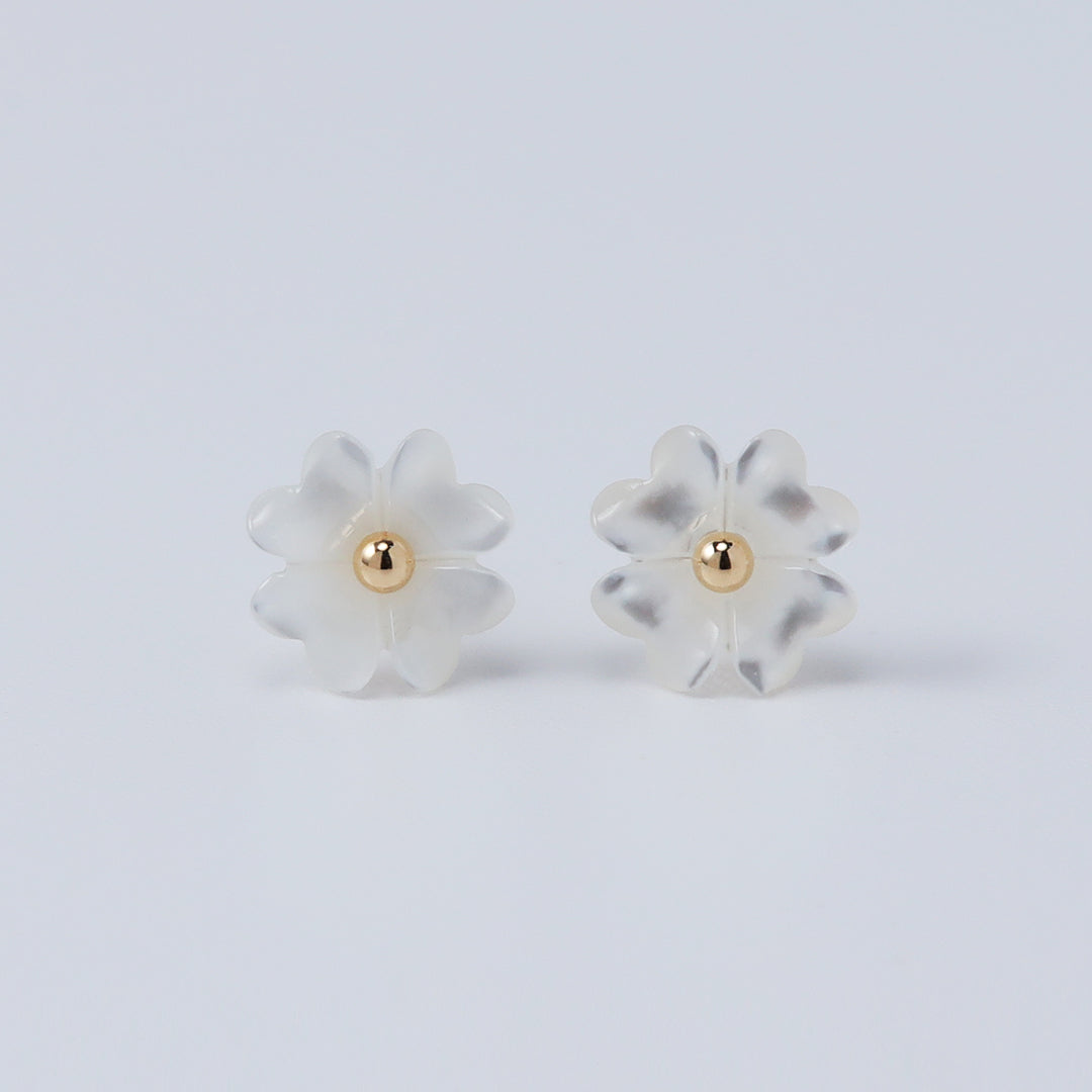 K18白蝶貝フラワー小(4枚)ピアス