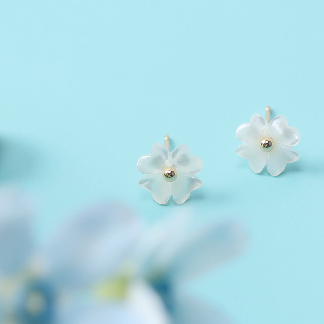 K18白蝶貝フラワー小(4枚)ピアス