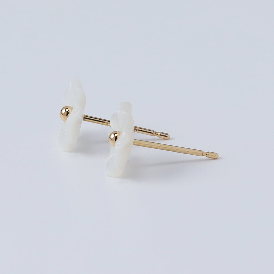 K18白蝶貝フラワー小(4枚)ピアス