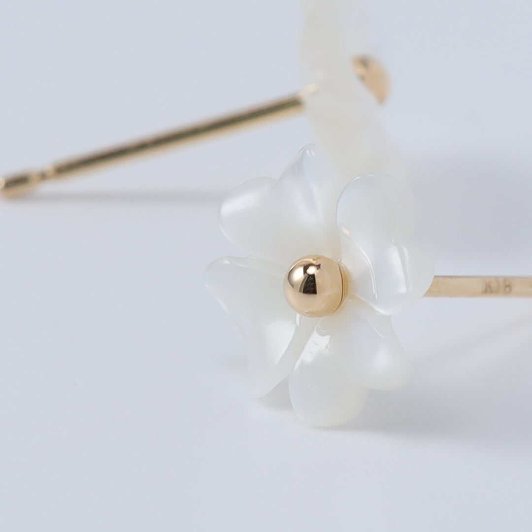 K18白蝶貝フラワー小(4枚)ピアス