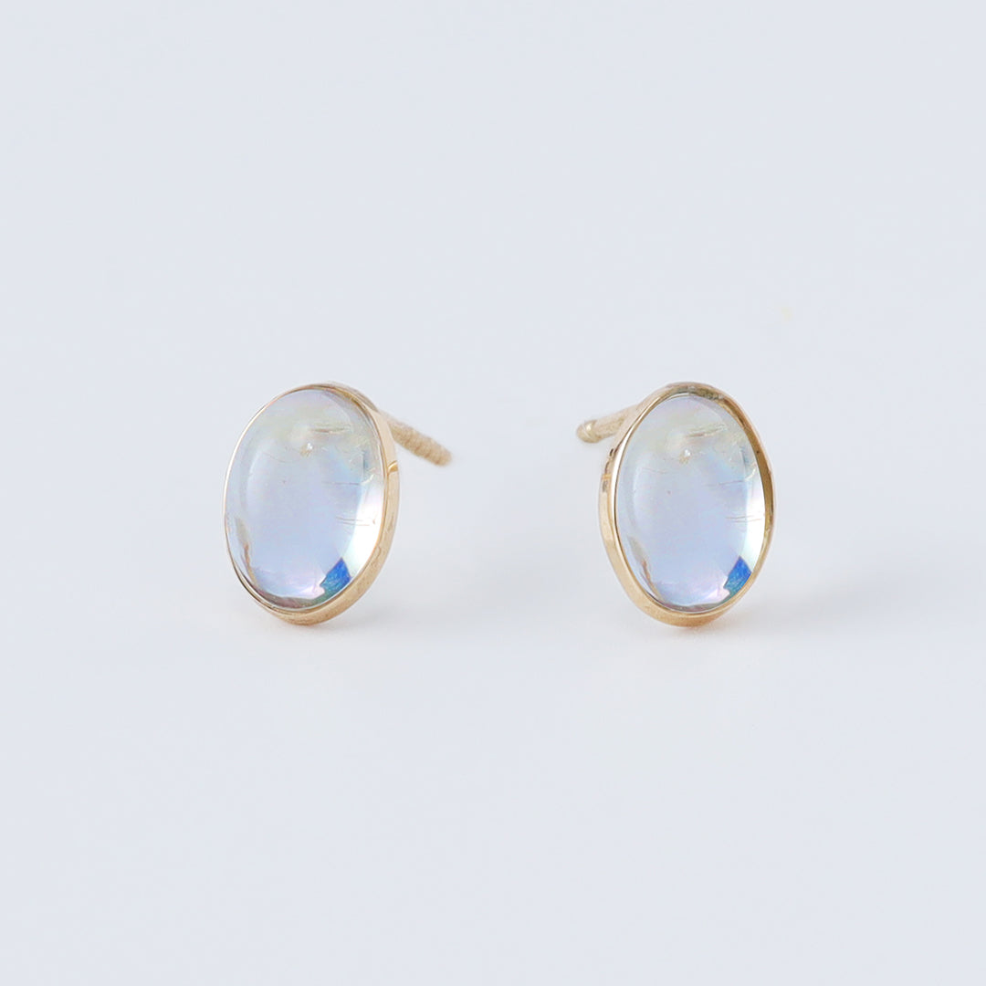 K18レインボームーンストーンオーバル大手巻きピアス