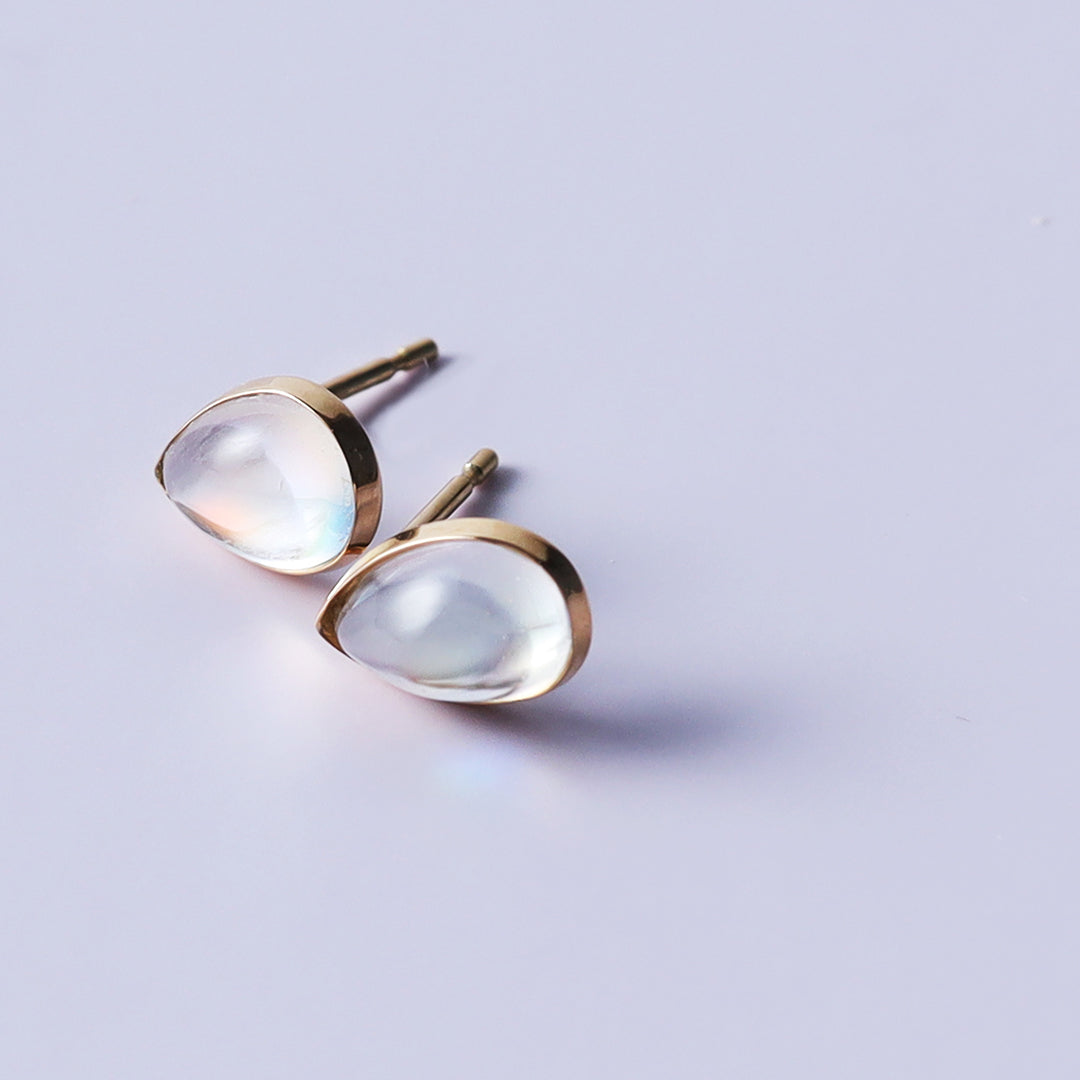 K18レインボームーンストーンツユ手巻きピアス