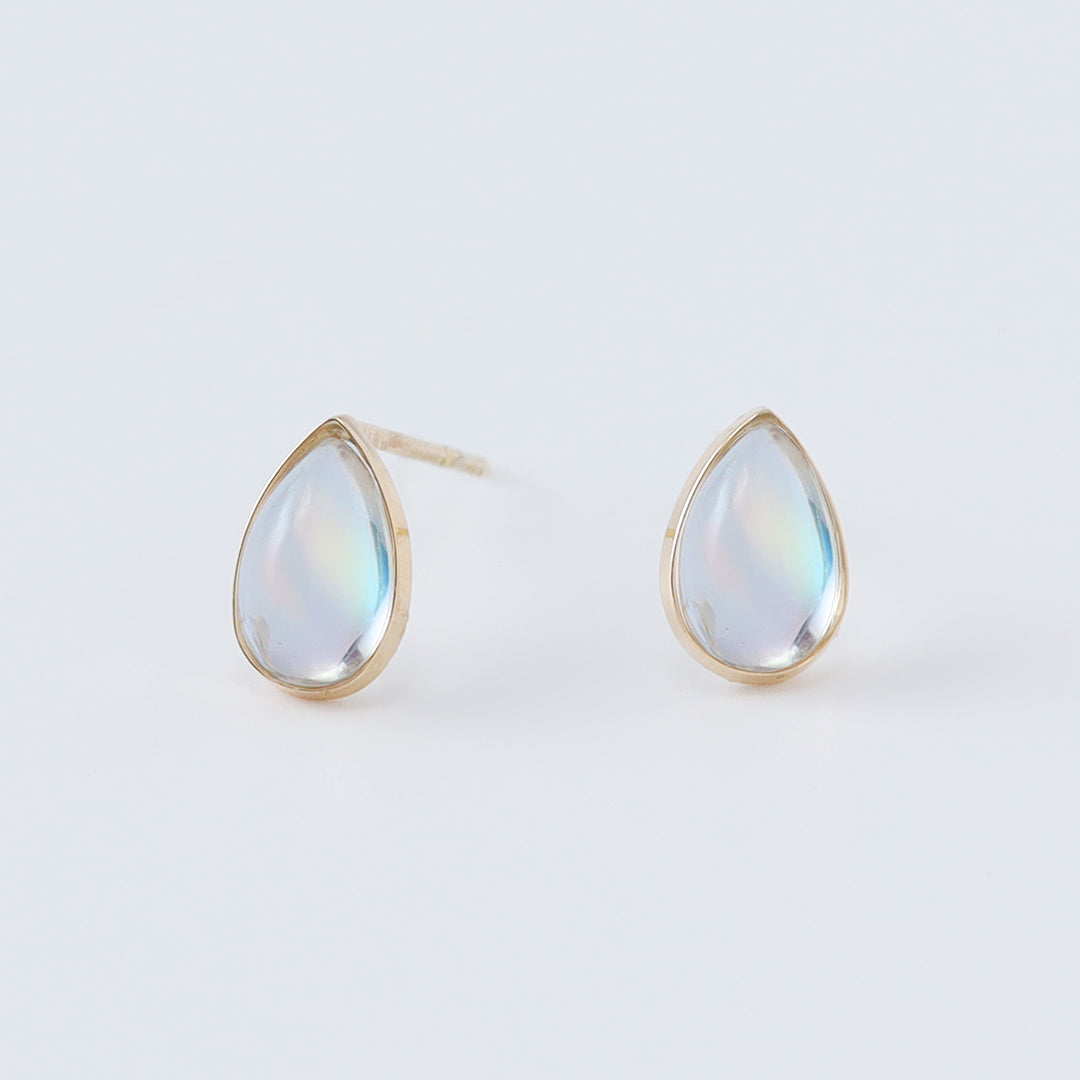 K18レインボームーンストーンツユ手巻きピアス