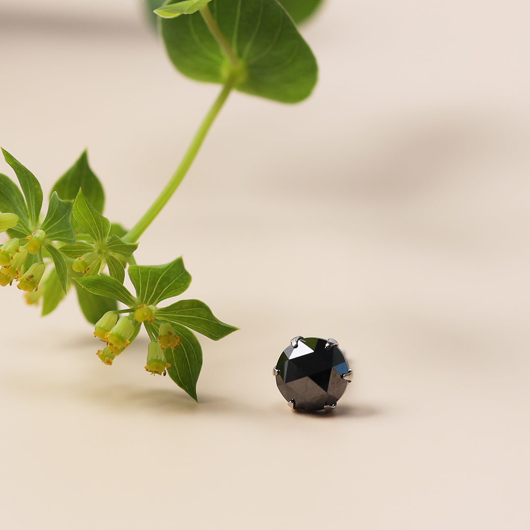 Pt900ブラックダイヤピアス(片耳)