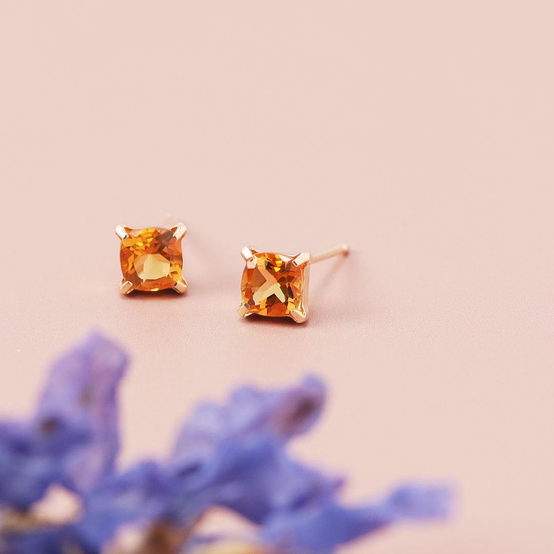 K18シトリンクッションピアス