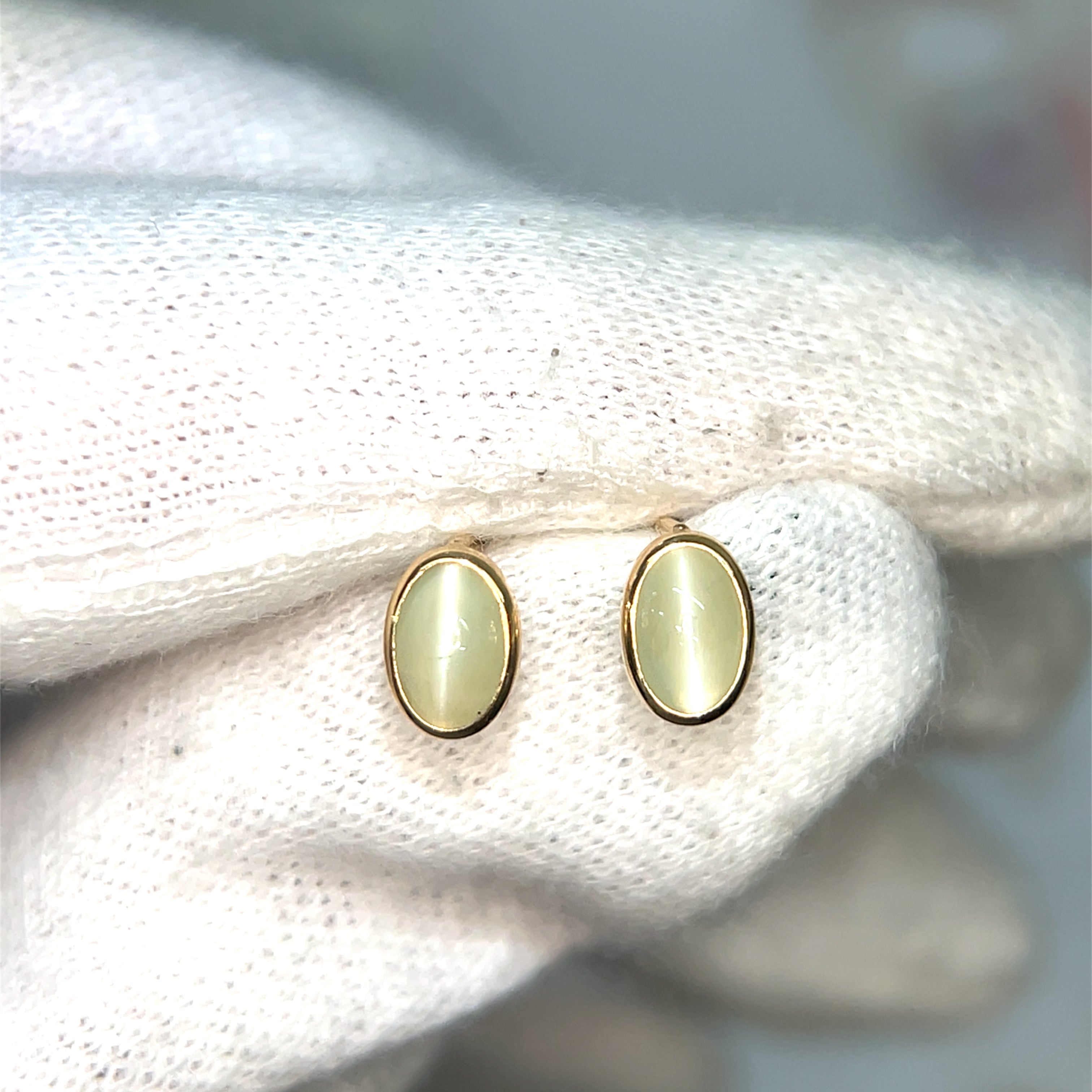 K18クリソベリルキャッツアイピアス