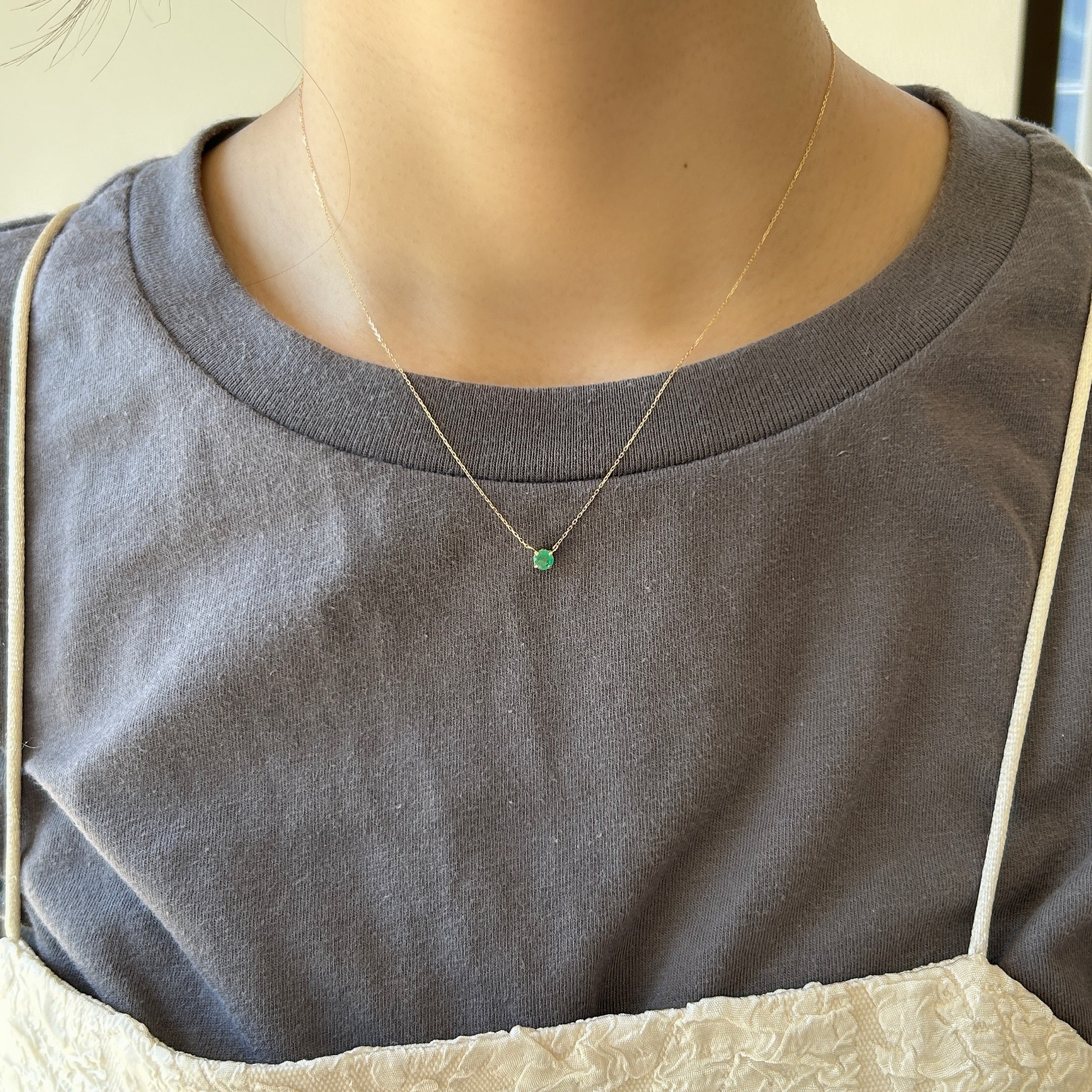 K18ラウンド型エメラルドネックレス