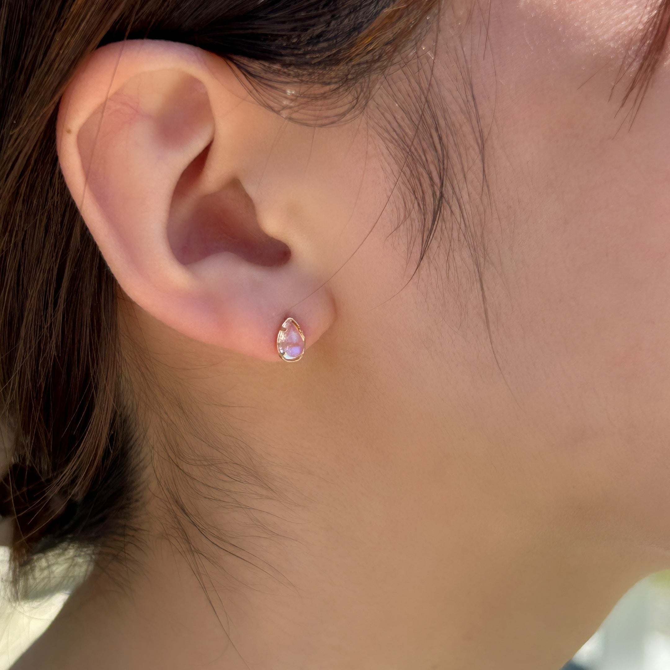 K18ロイヤルブルームーンストーンツユピアス