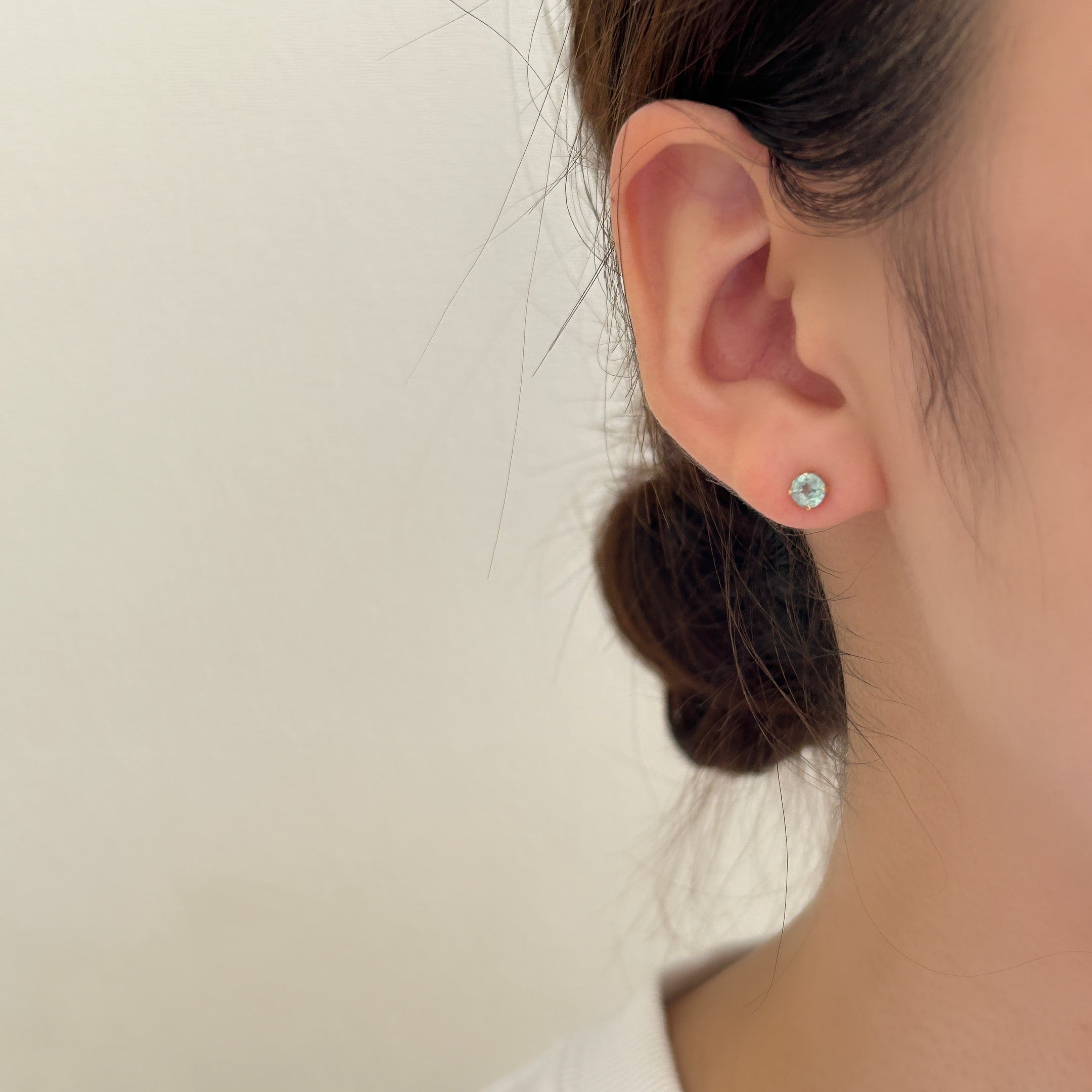 K18ミントカヤナイトピアス