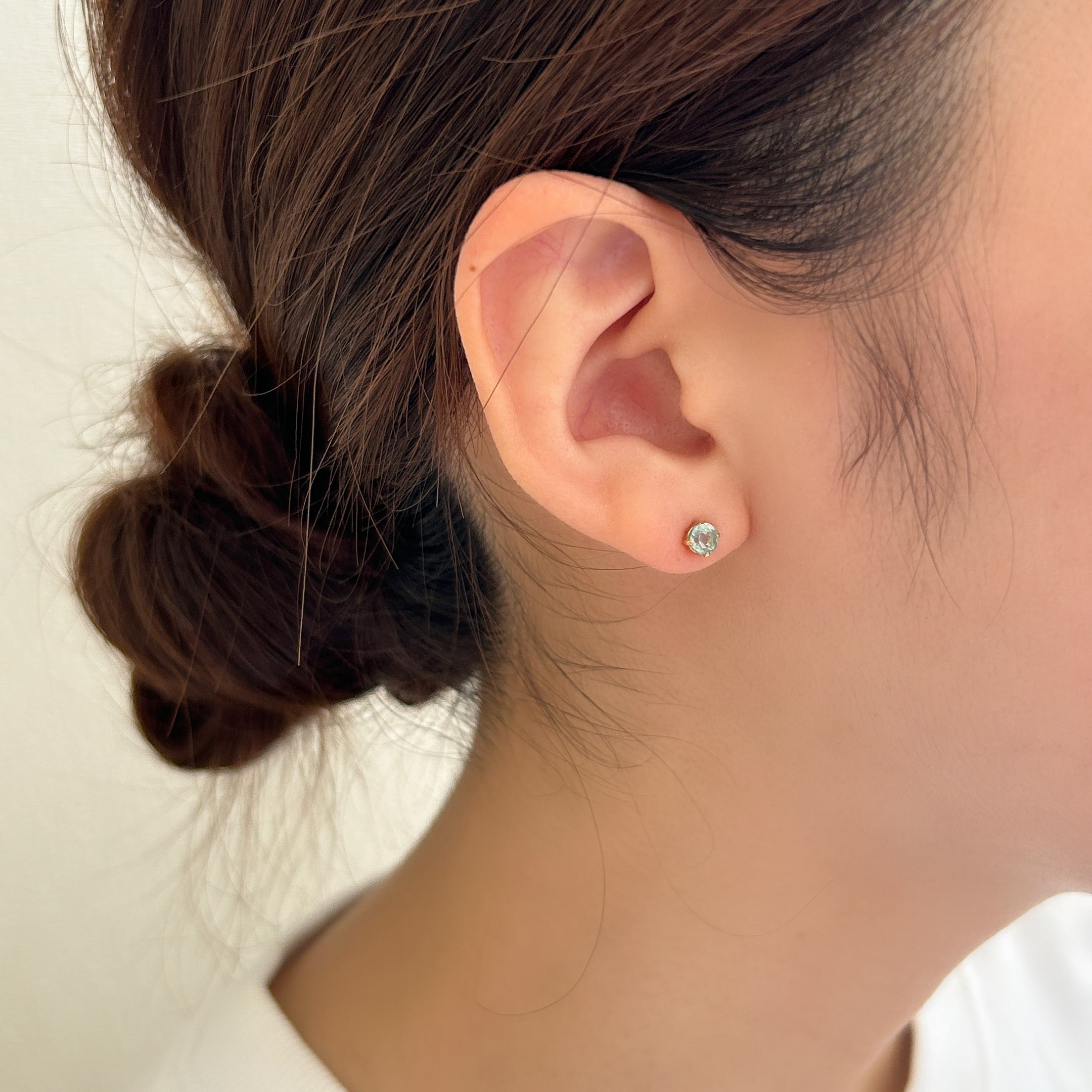 K18ミントカヤナイトピアス