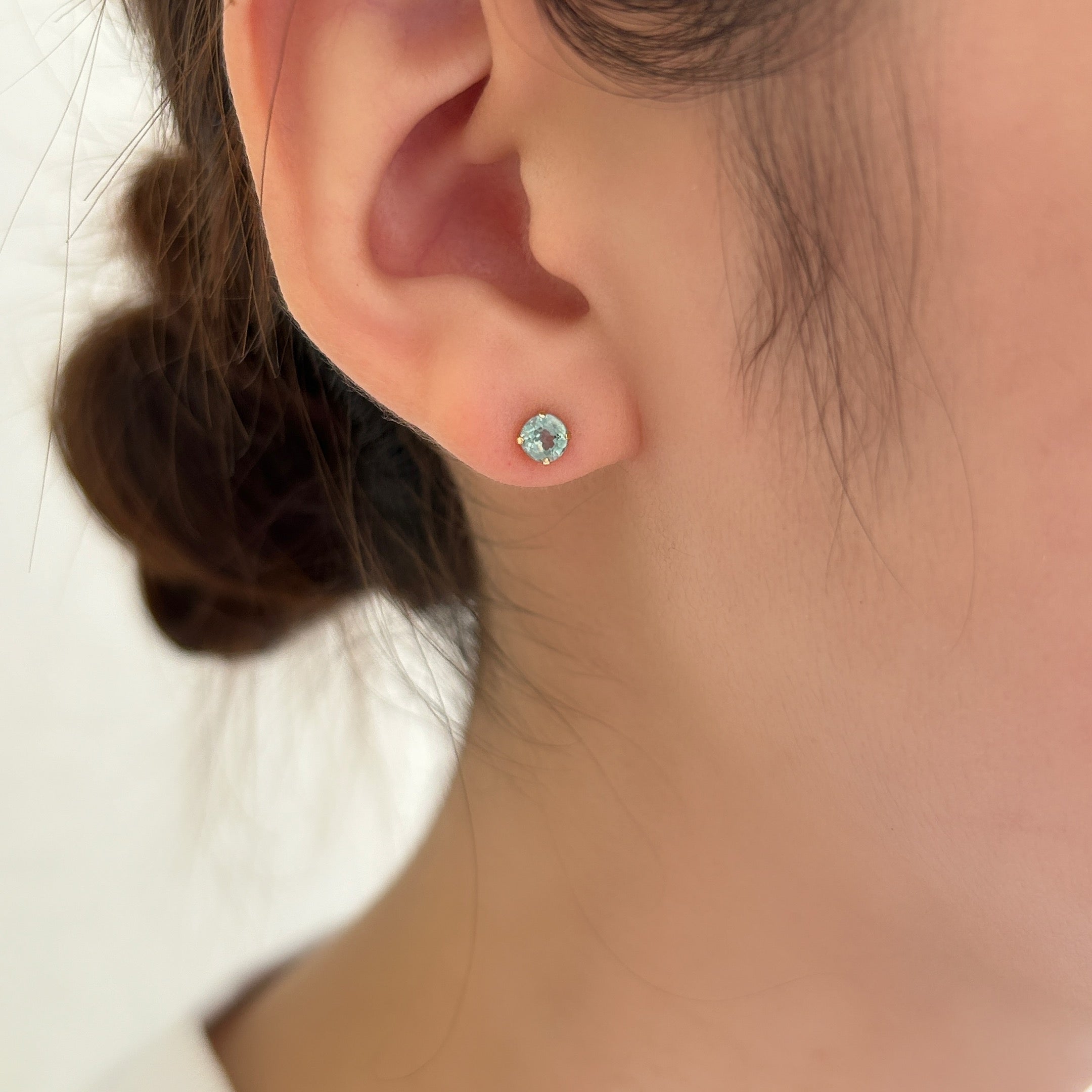 K18ミントカヤナイトピアス