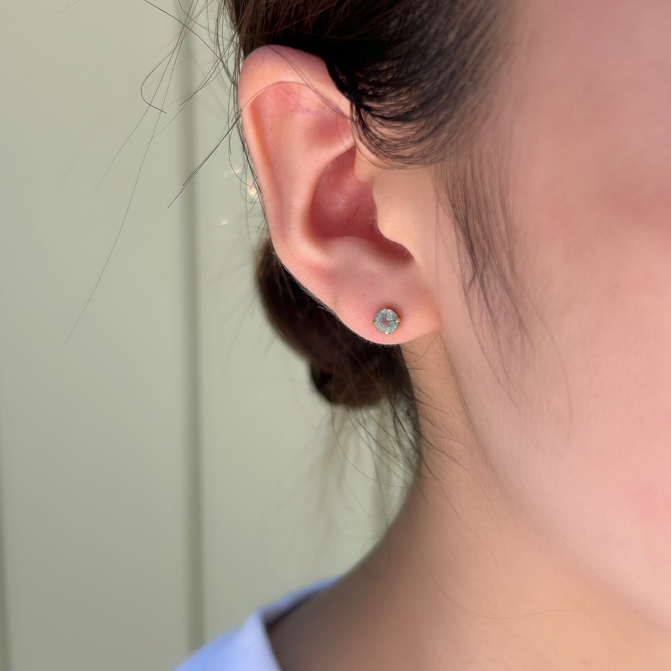 K18ミントカヤナイトピアス