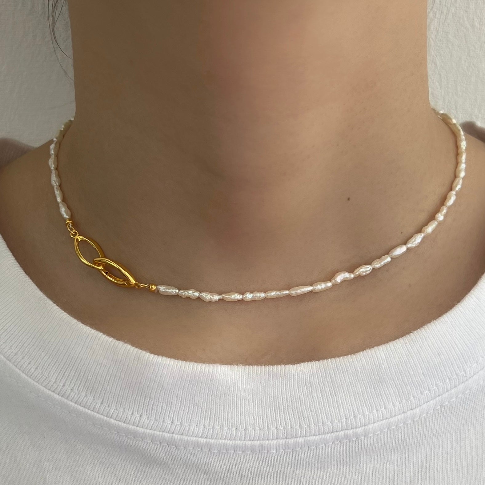 SV925淡水ライスパールチョーカーネックレス